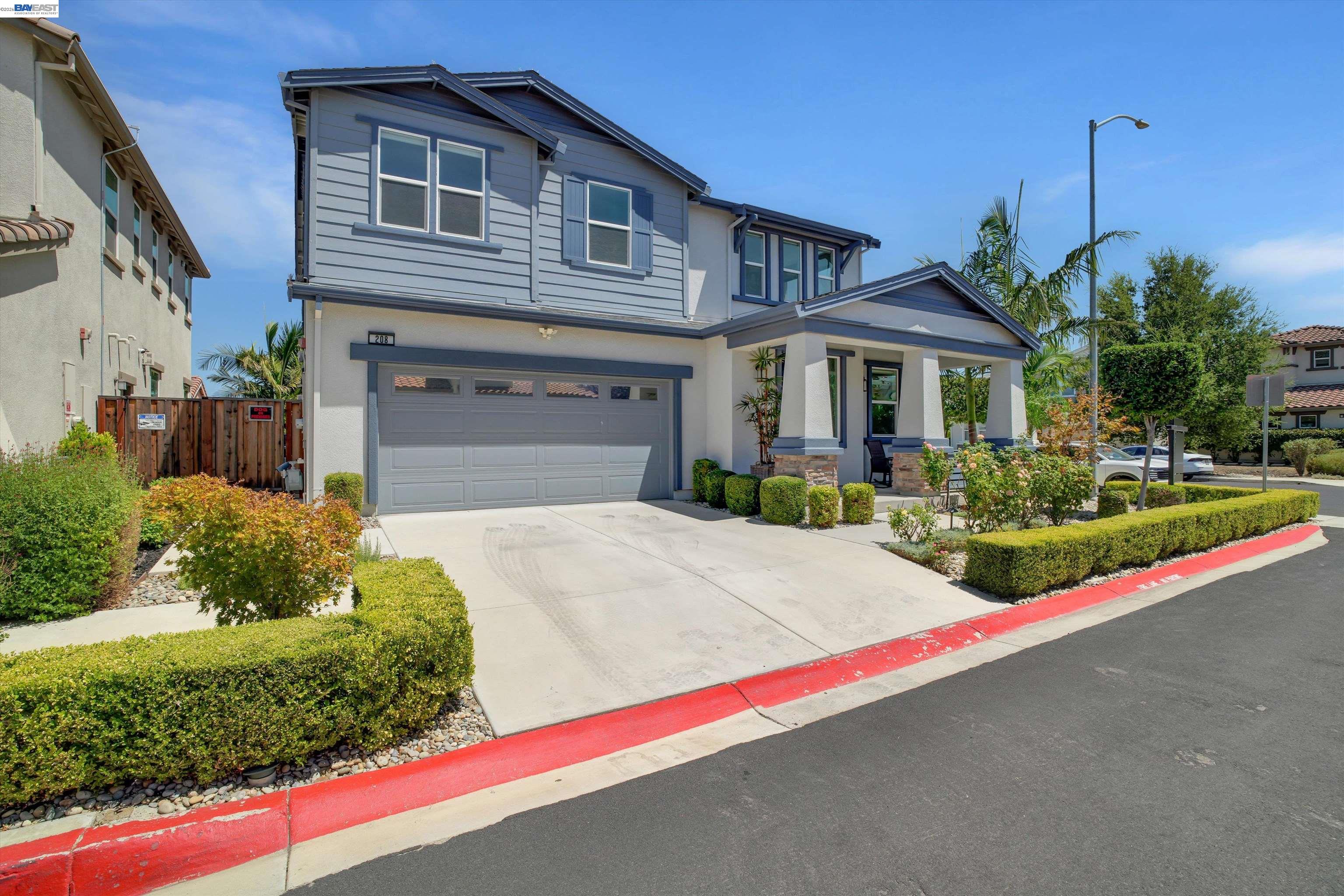 208 Halloran Ct