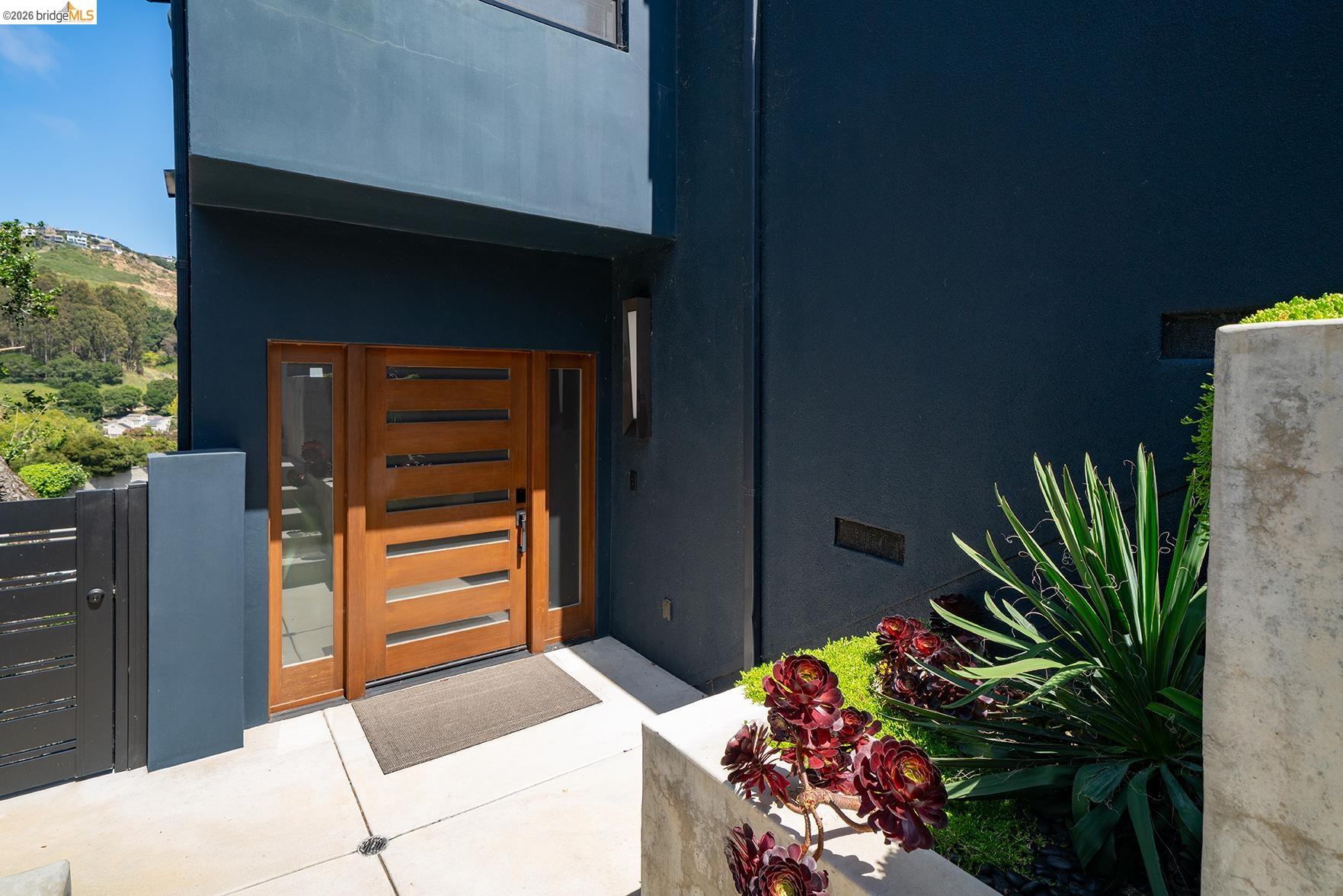 5656 Buena Vista Avenue