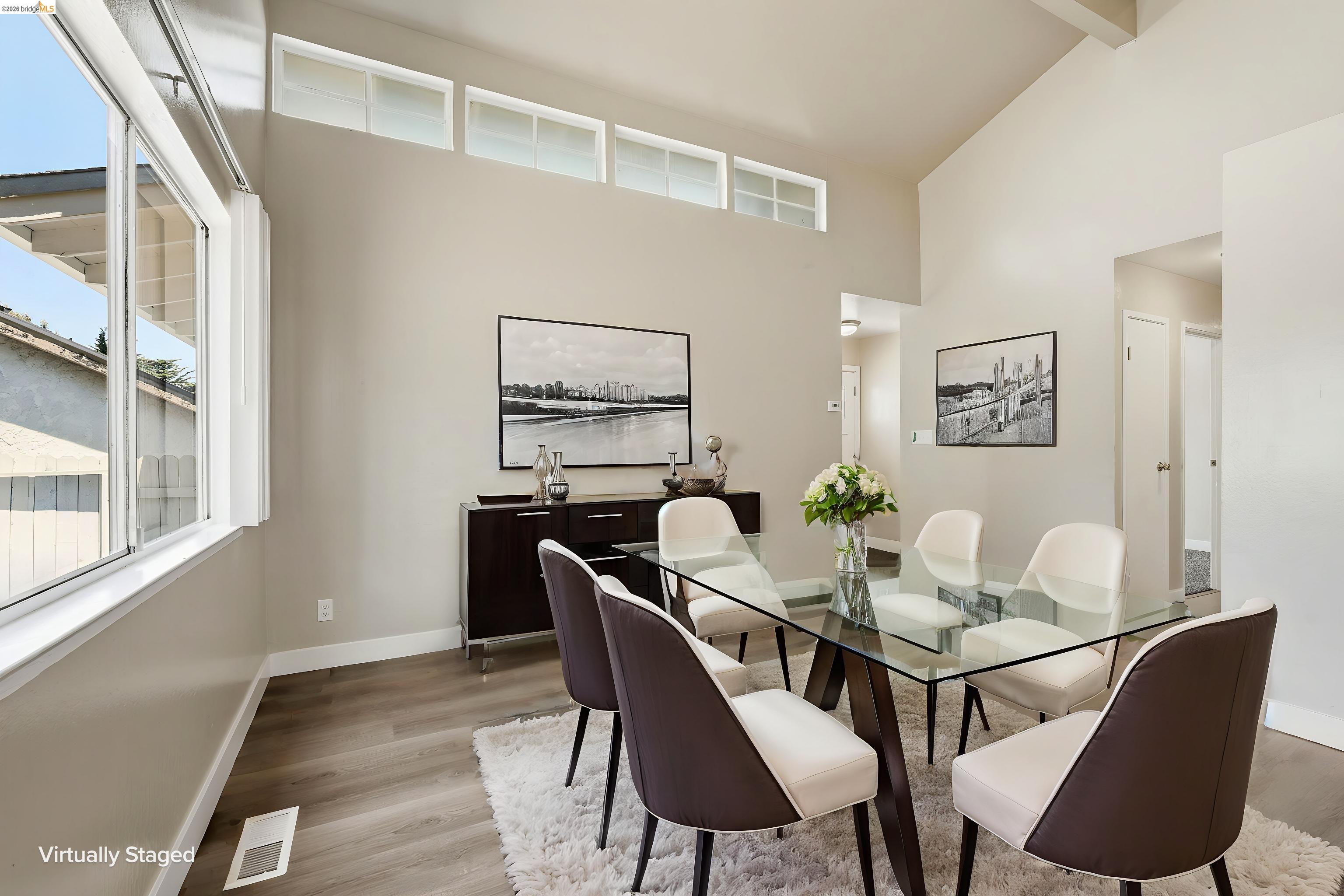 1072 View Dr