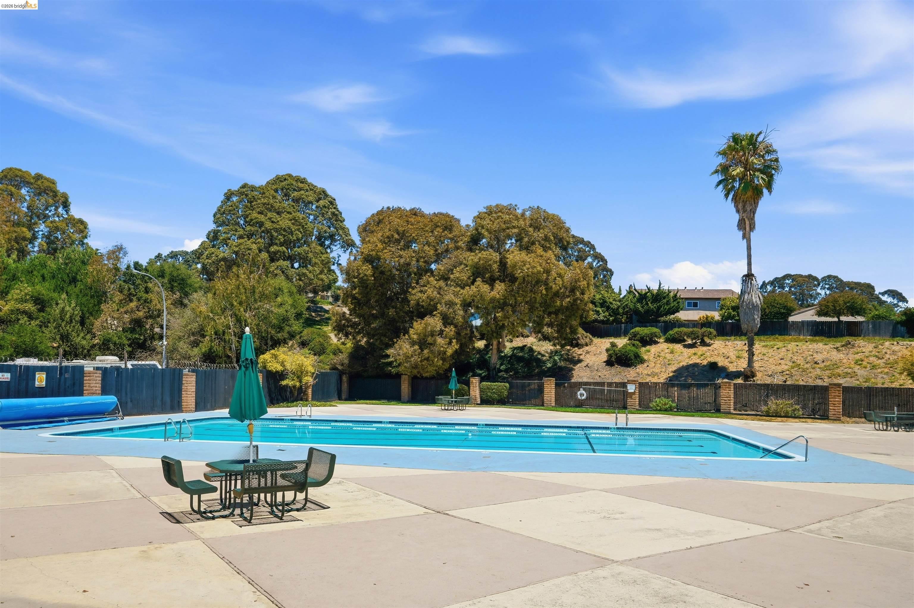1072 View Dr