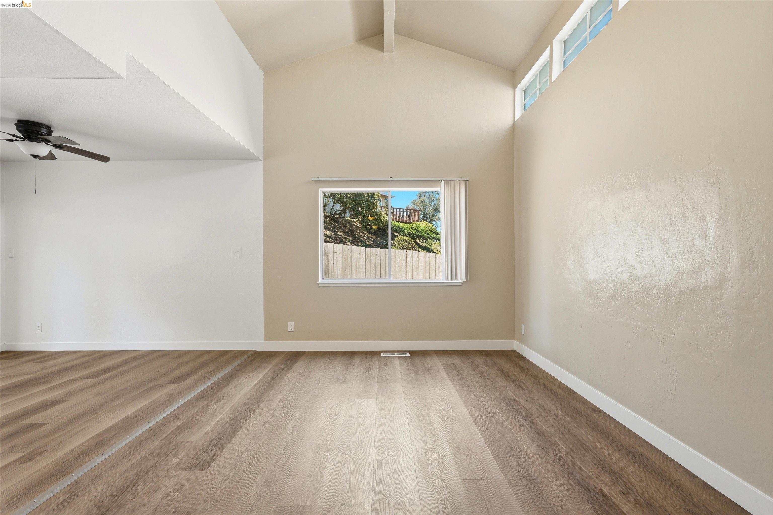 1072 View Dr