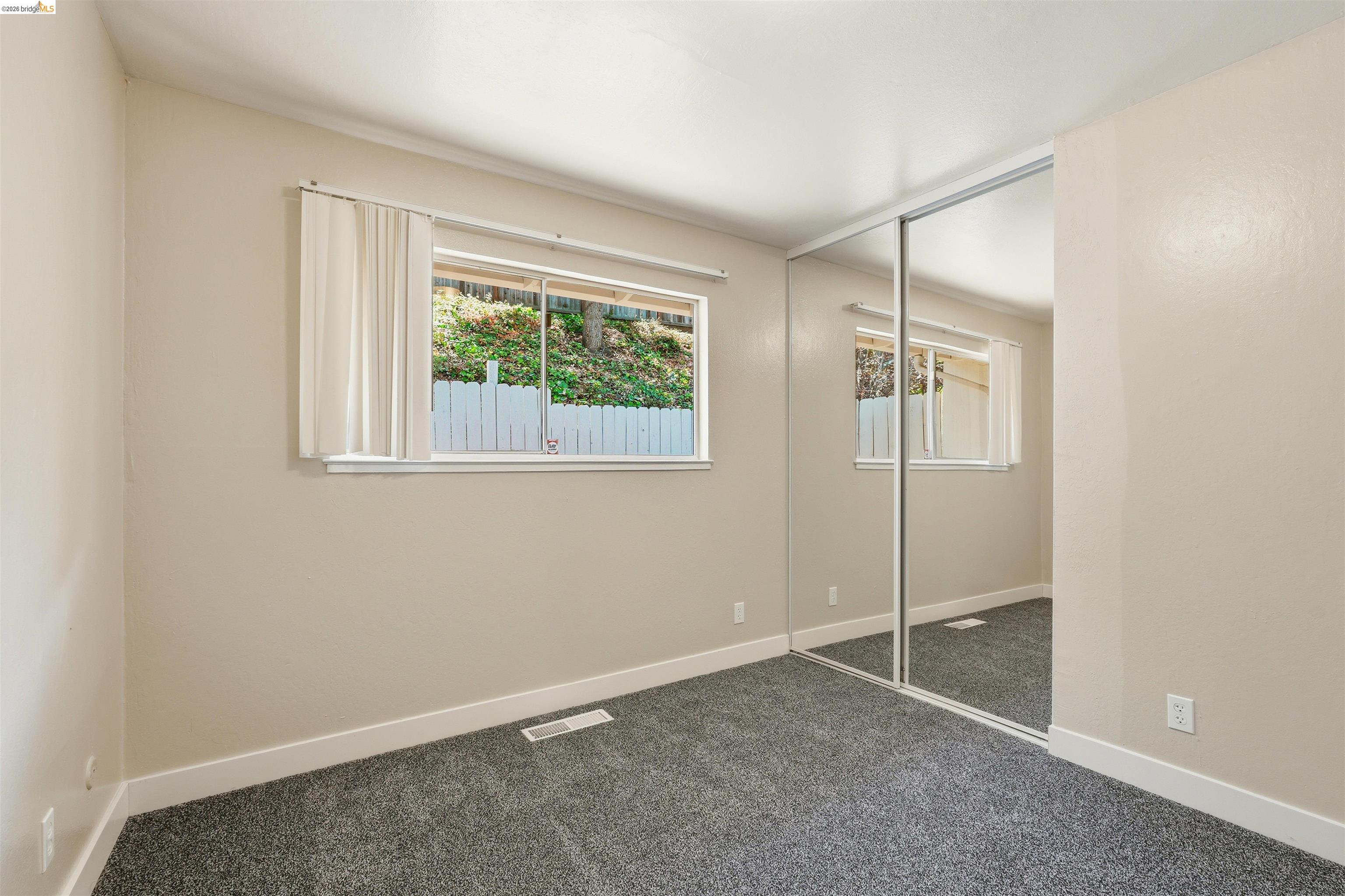 1072 View Dr