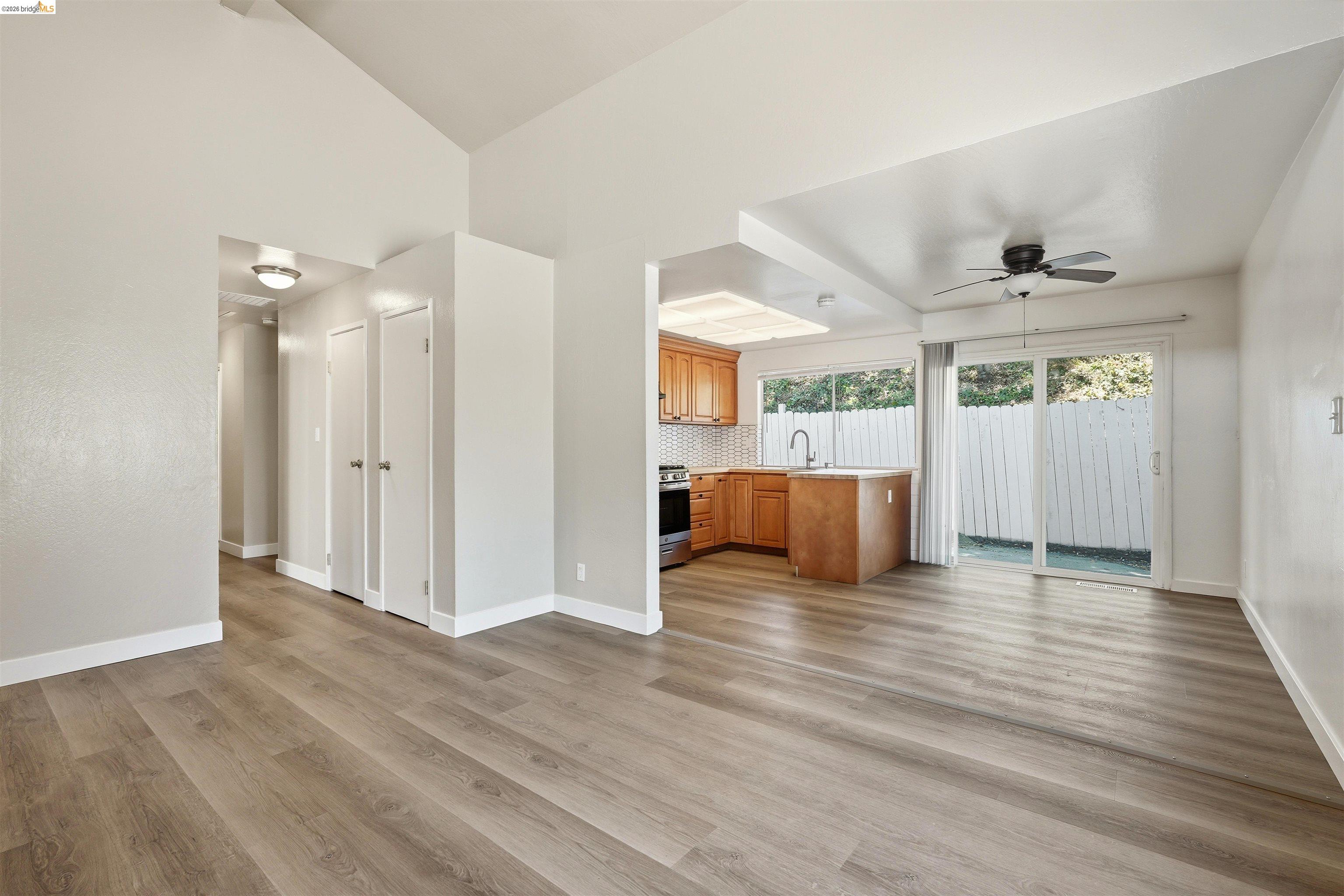 1072 View Dr