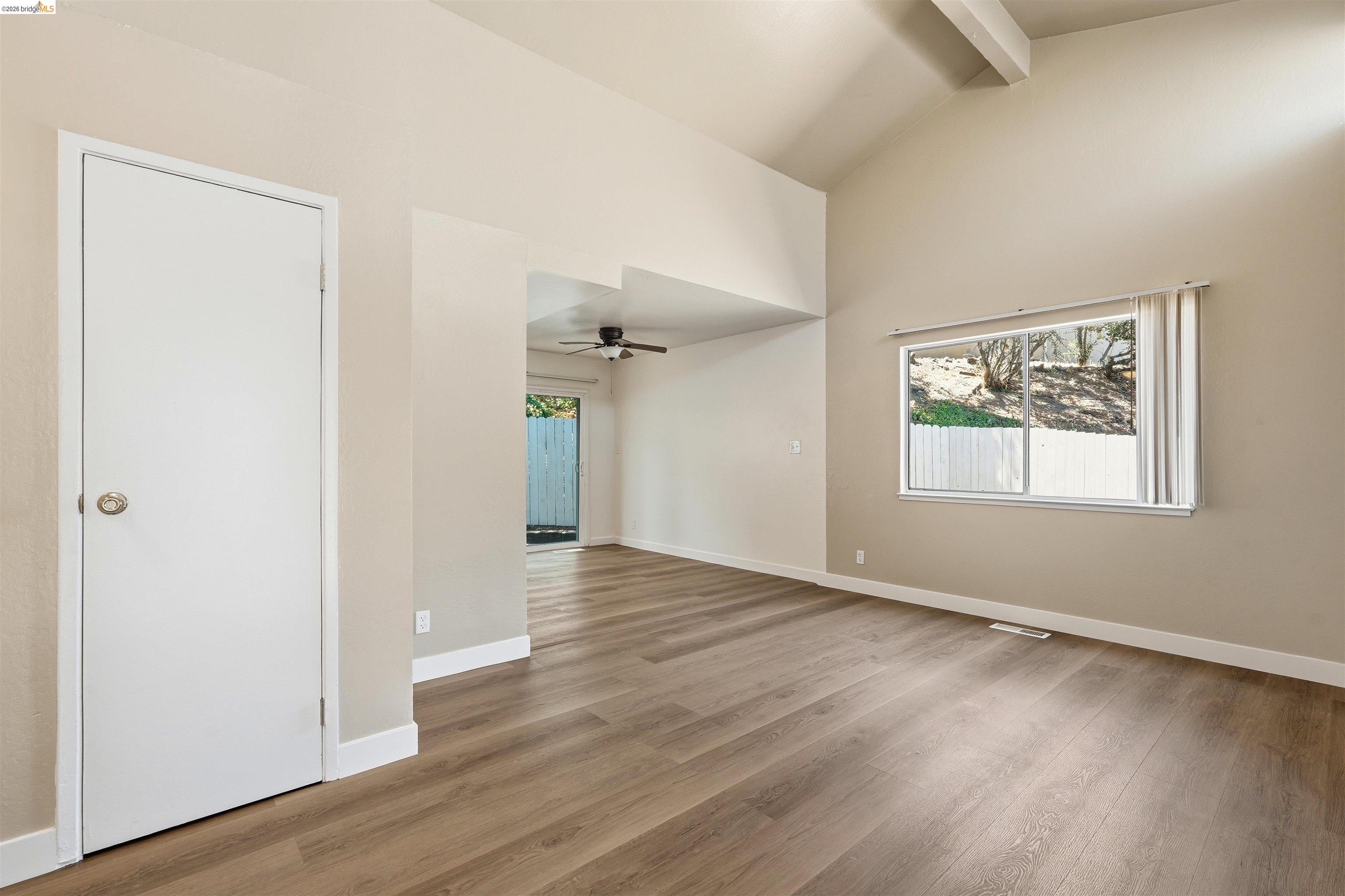 1072 View Dr