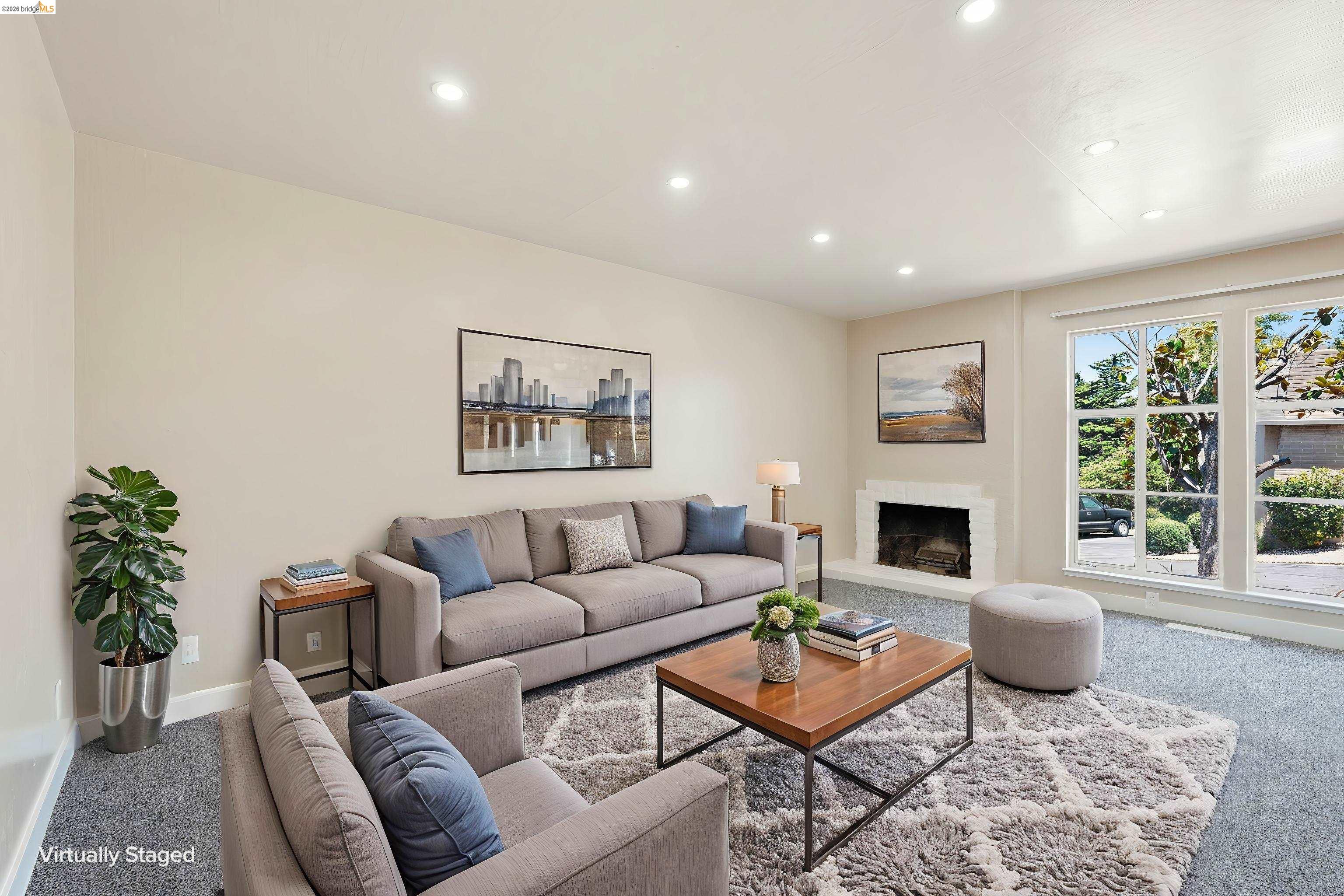1072 View Dr