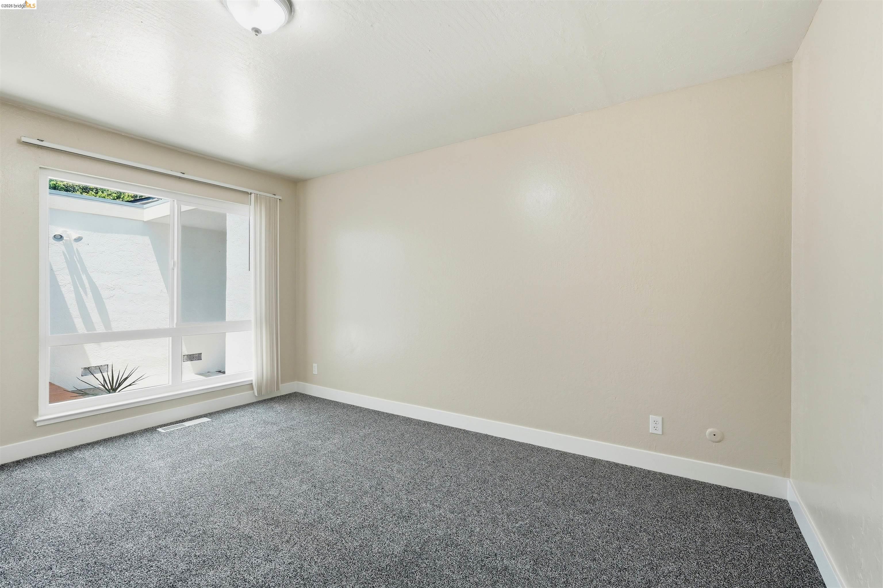 1072 View Dr