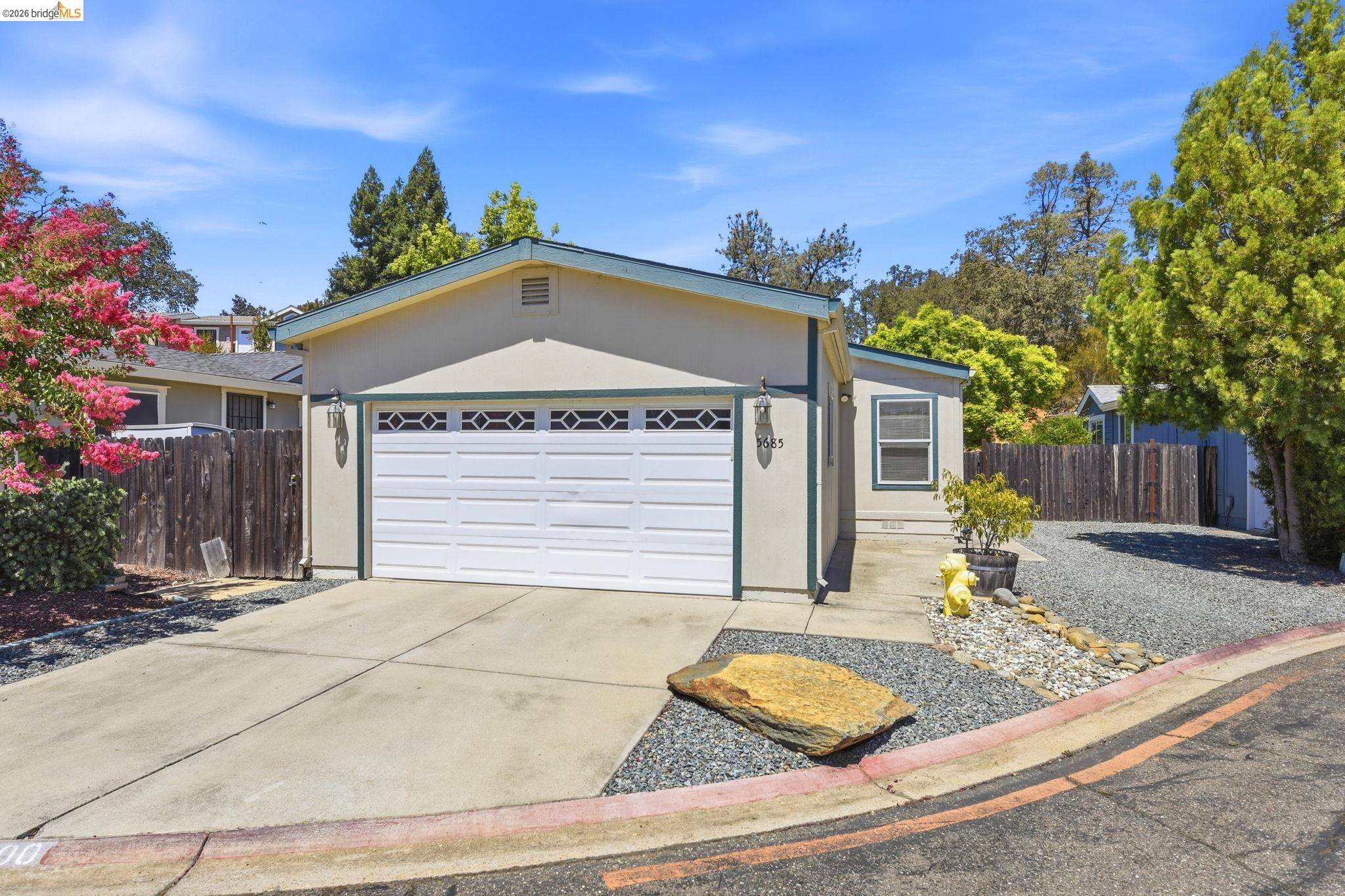 5685 Cody Dr