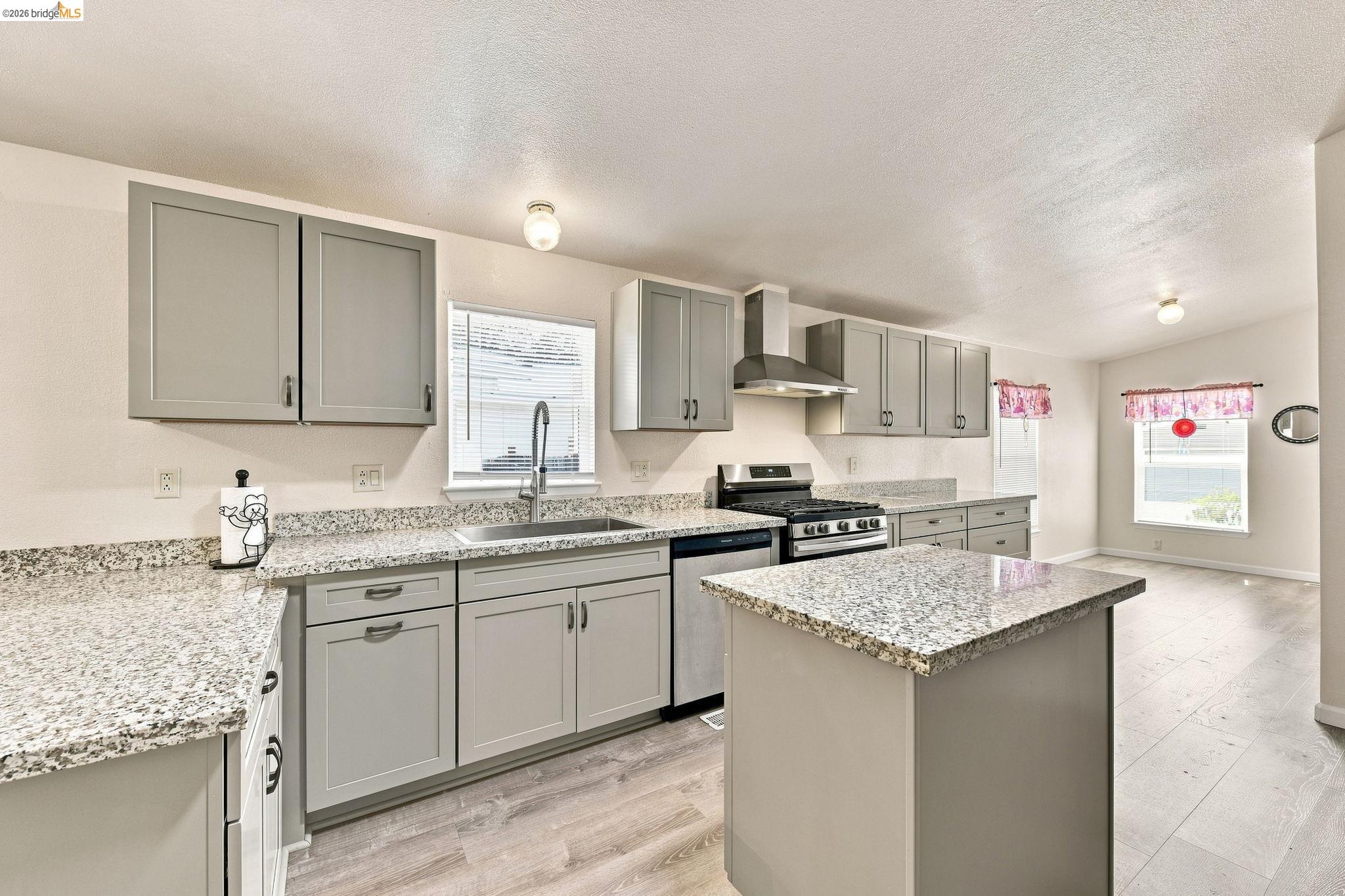 5685 Cody Dr