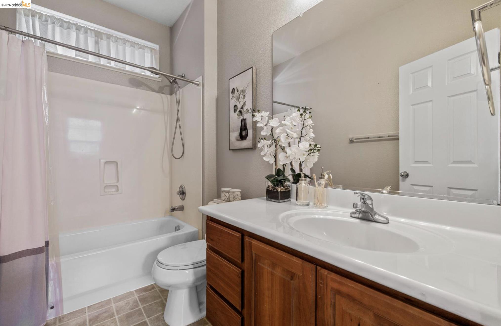 822 Shasta Daisy Dr