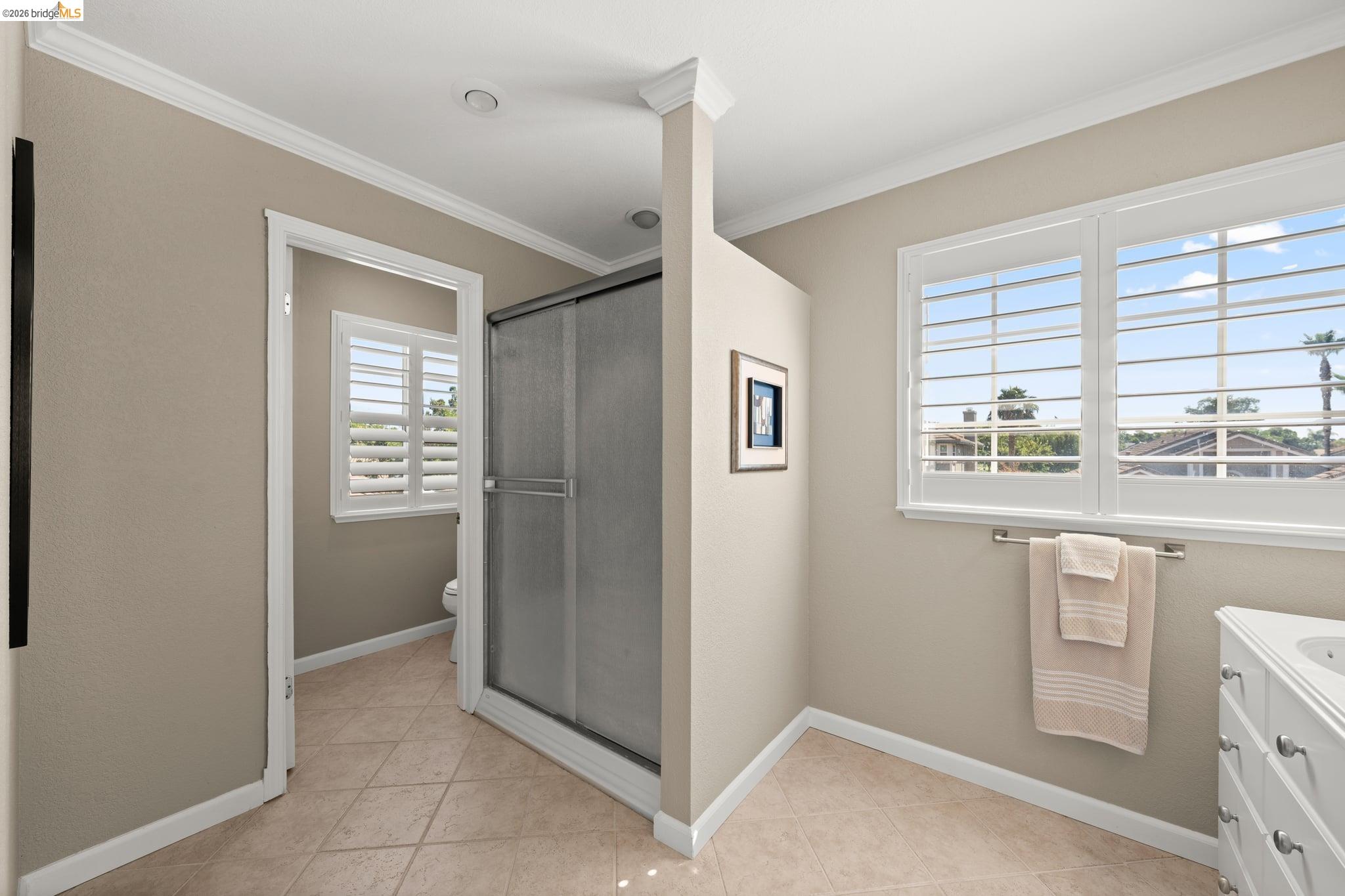 2216 Colonial Ct