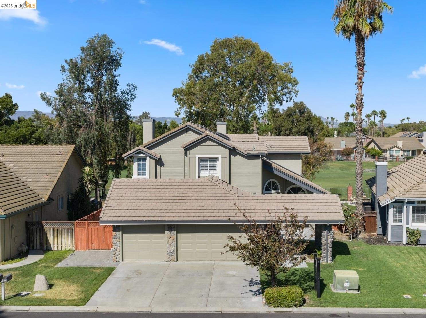 2216 Colonial Ct