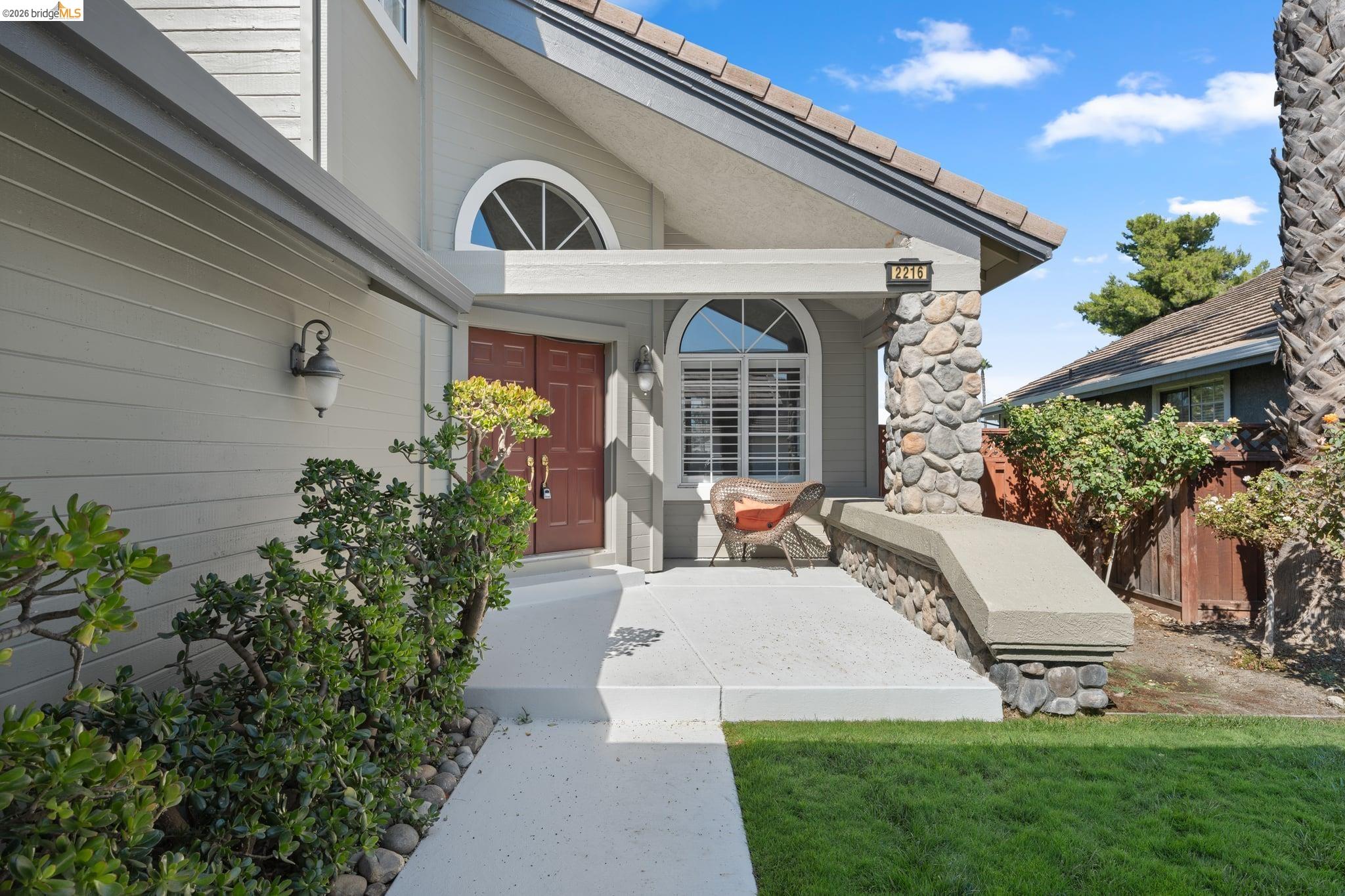 2216 Colonial Ct