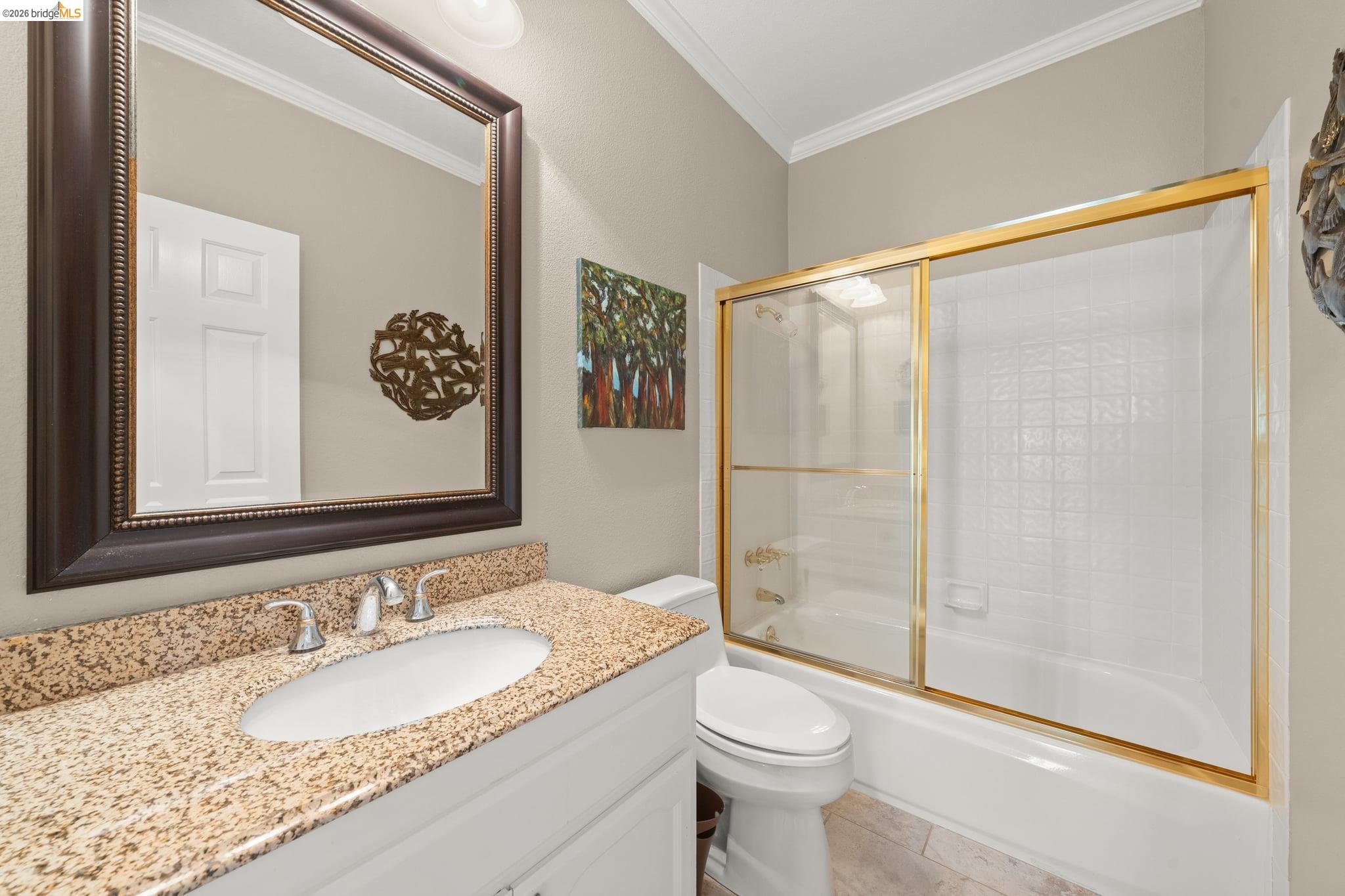 2216 Colonial Ct