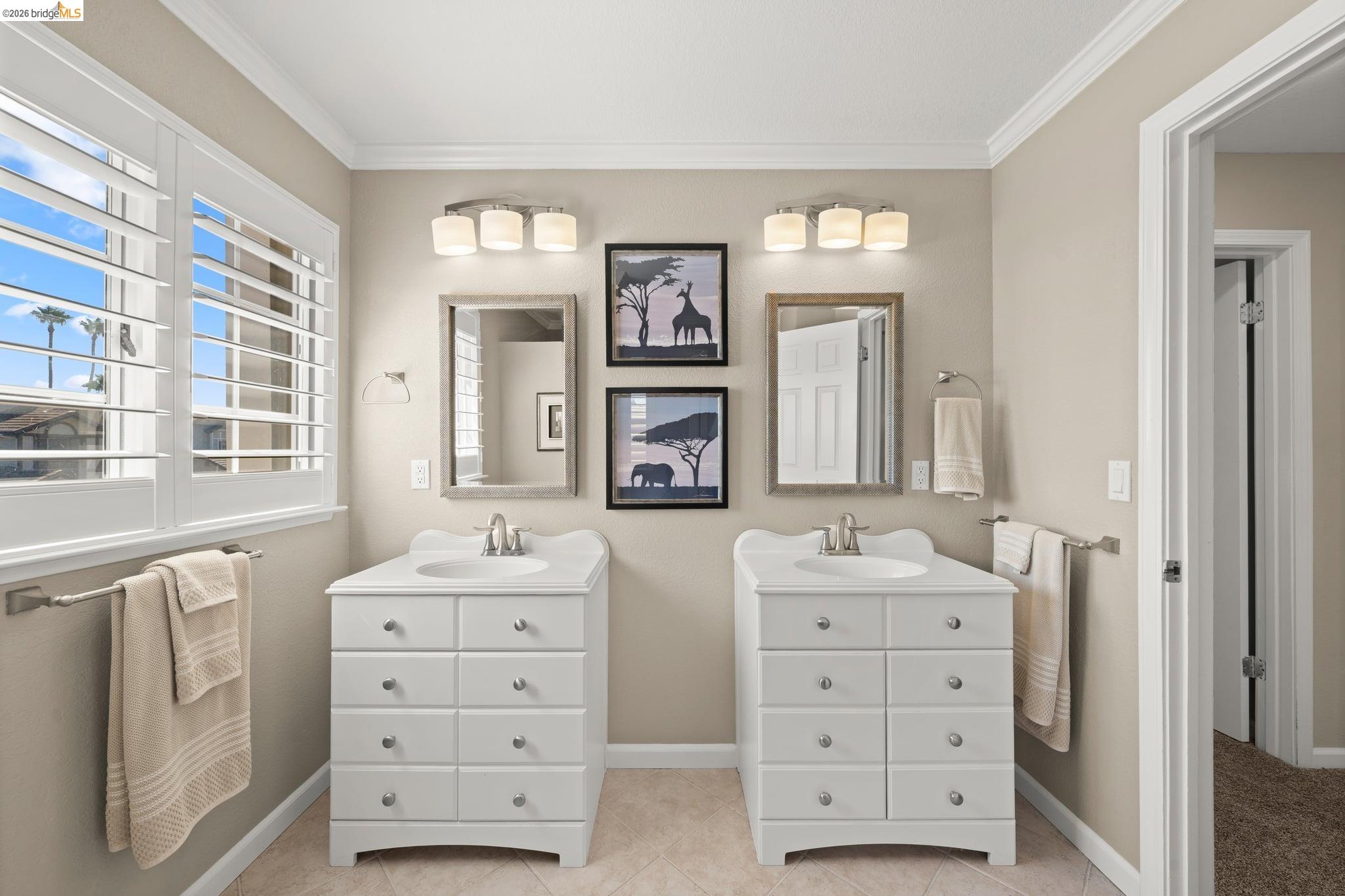 2216 Colonial Ct