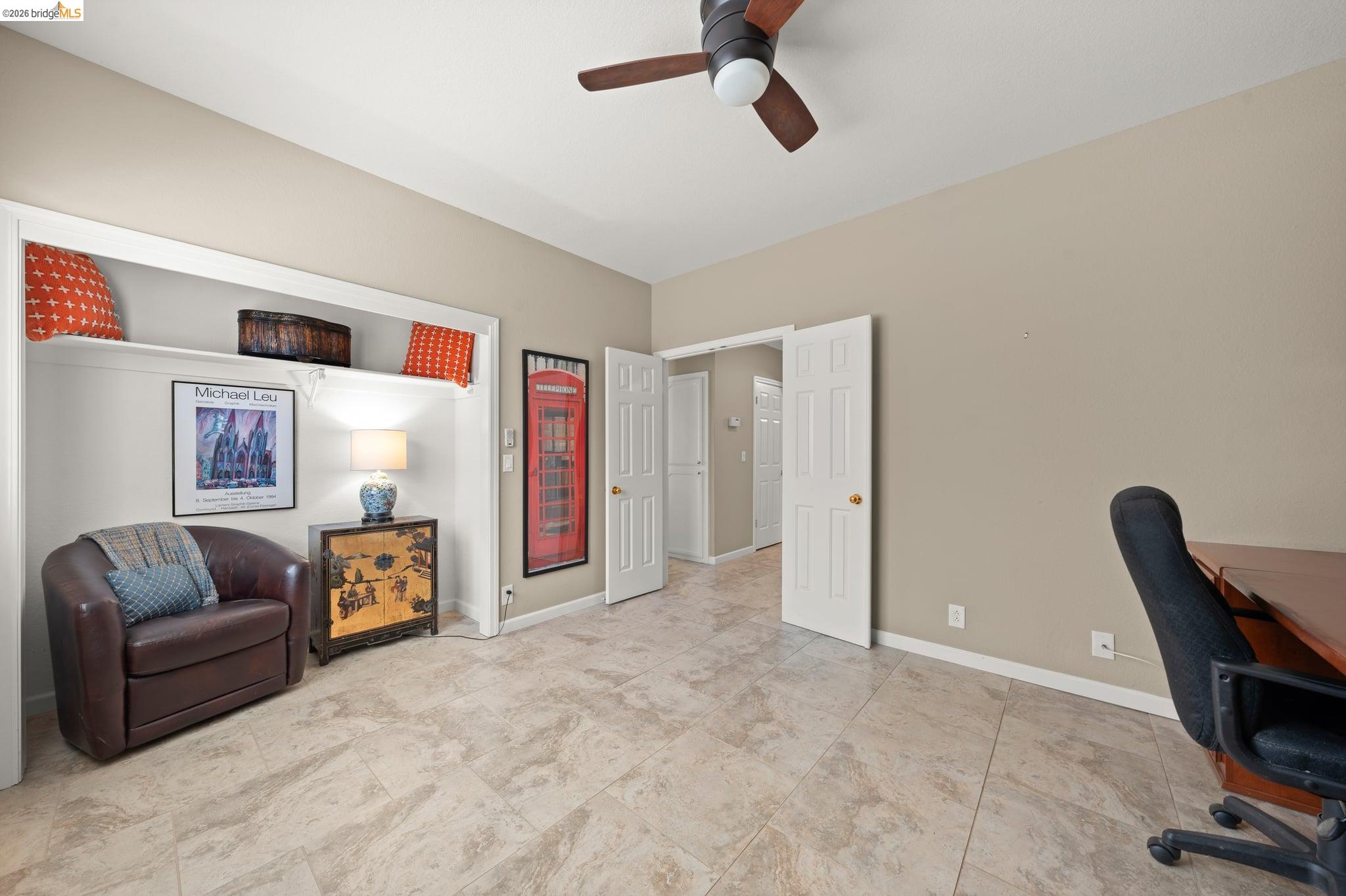 2216 Colonial Ct