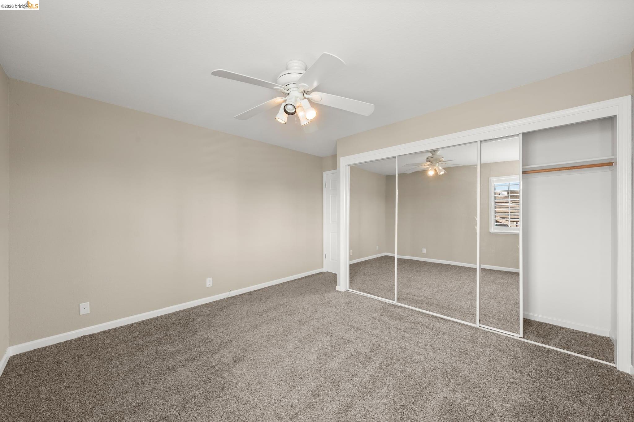 2216 Colonial Ct