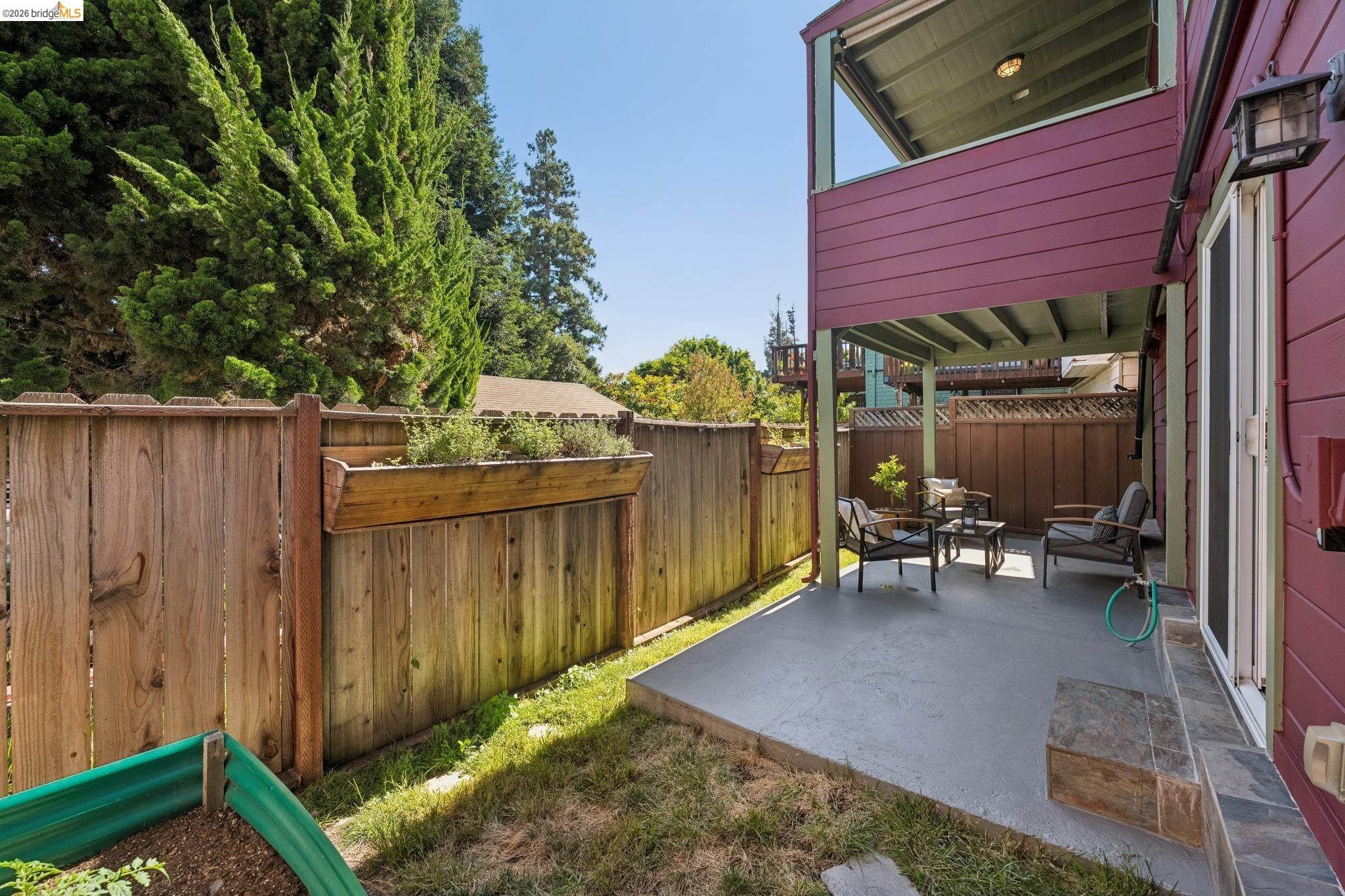 364 Lester Ave