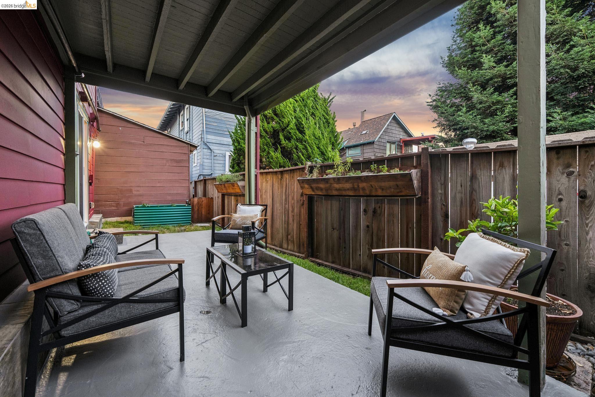 364 Lester Ave