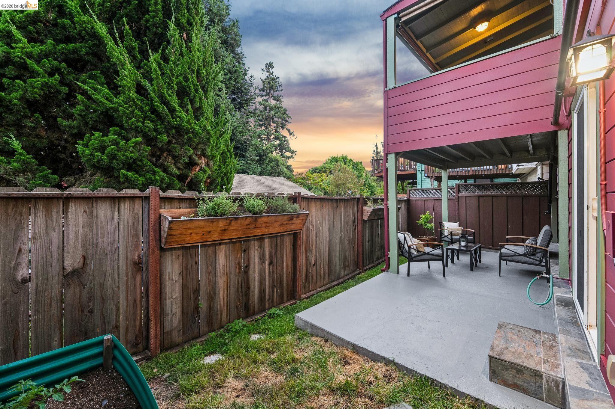 364 Lester Ave