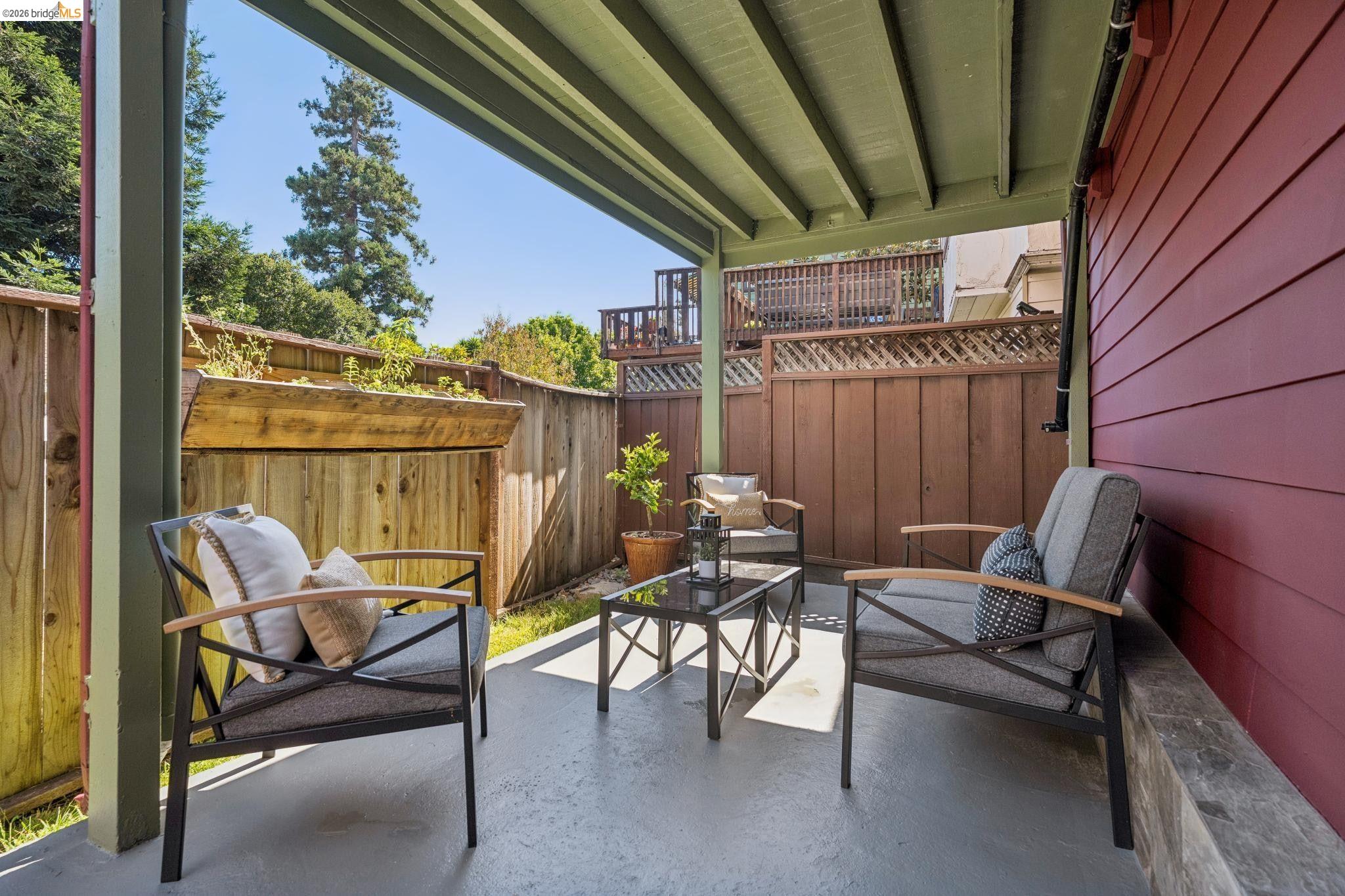 364 Lester Ave
