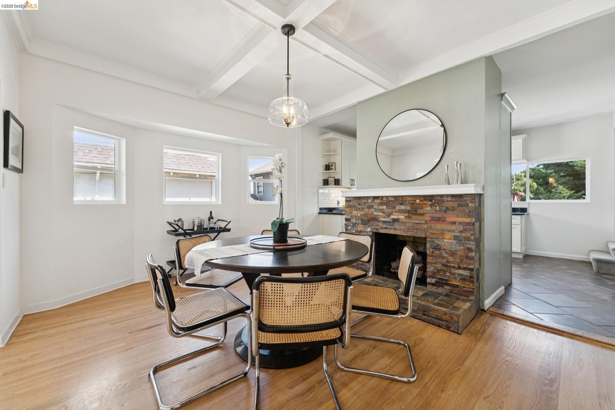364 Lester Ave