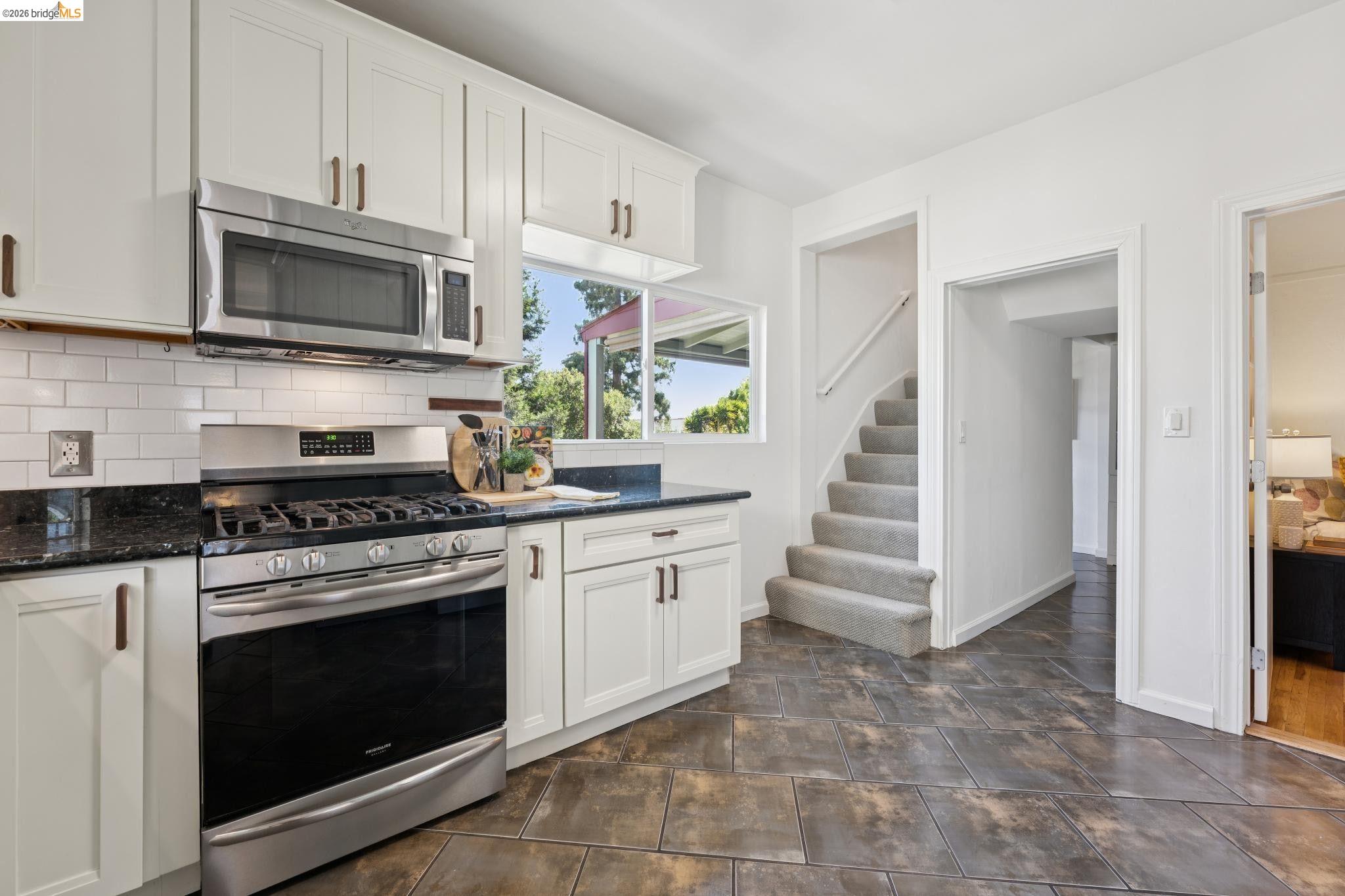 364 Lester Ave