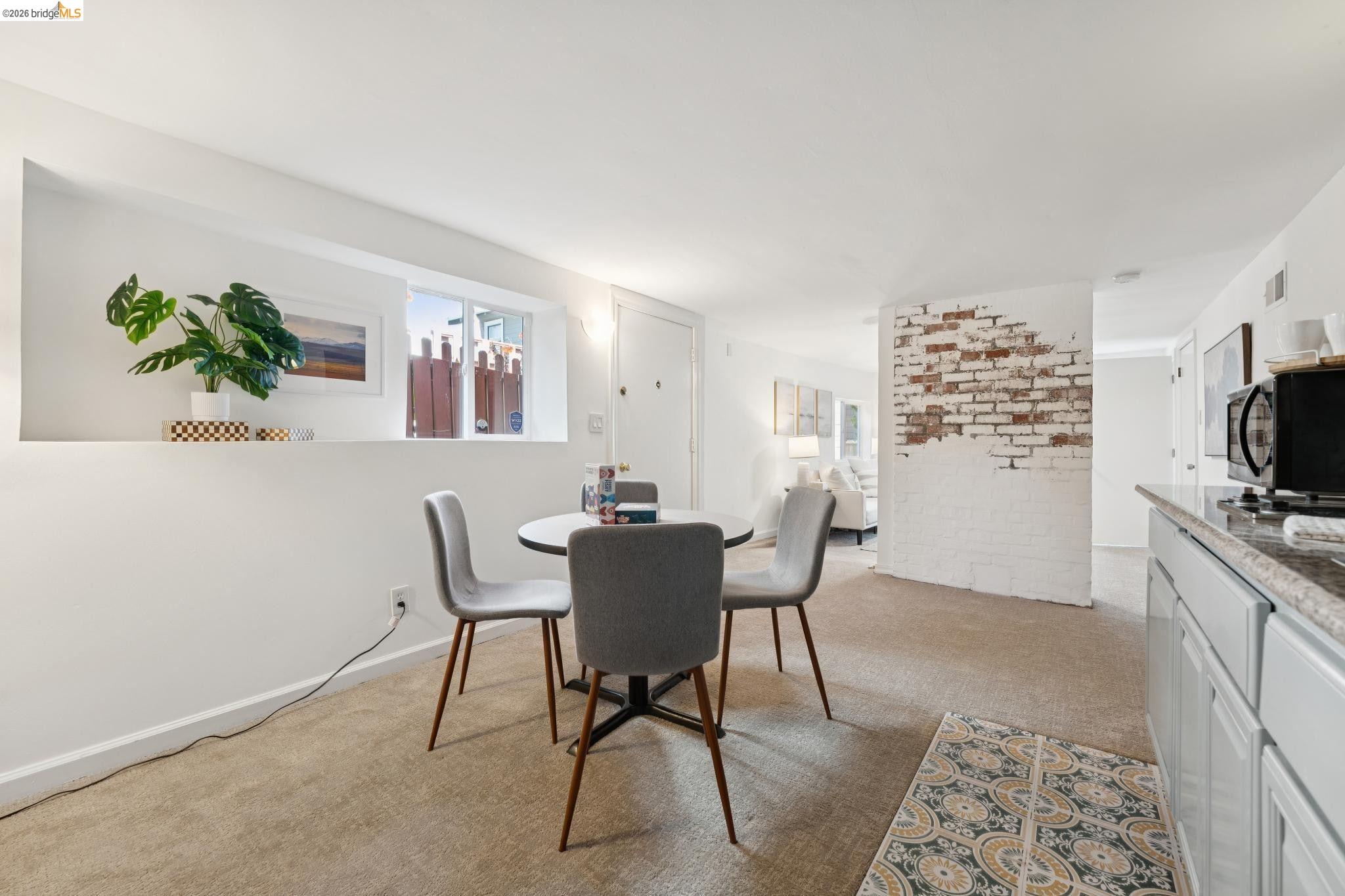 364 Lester Ave