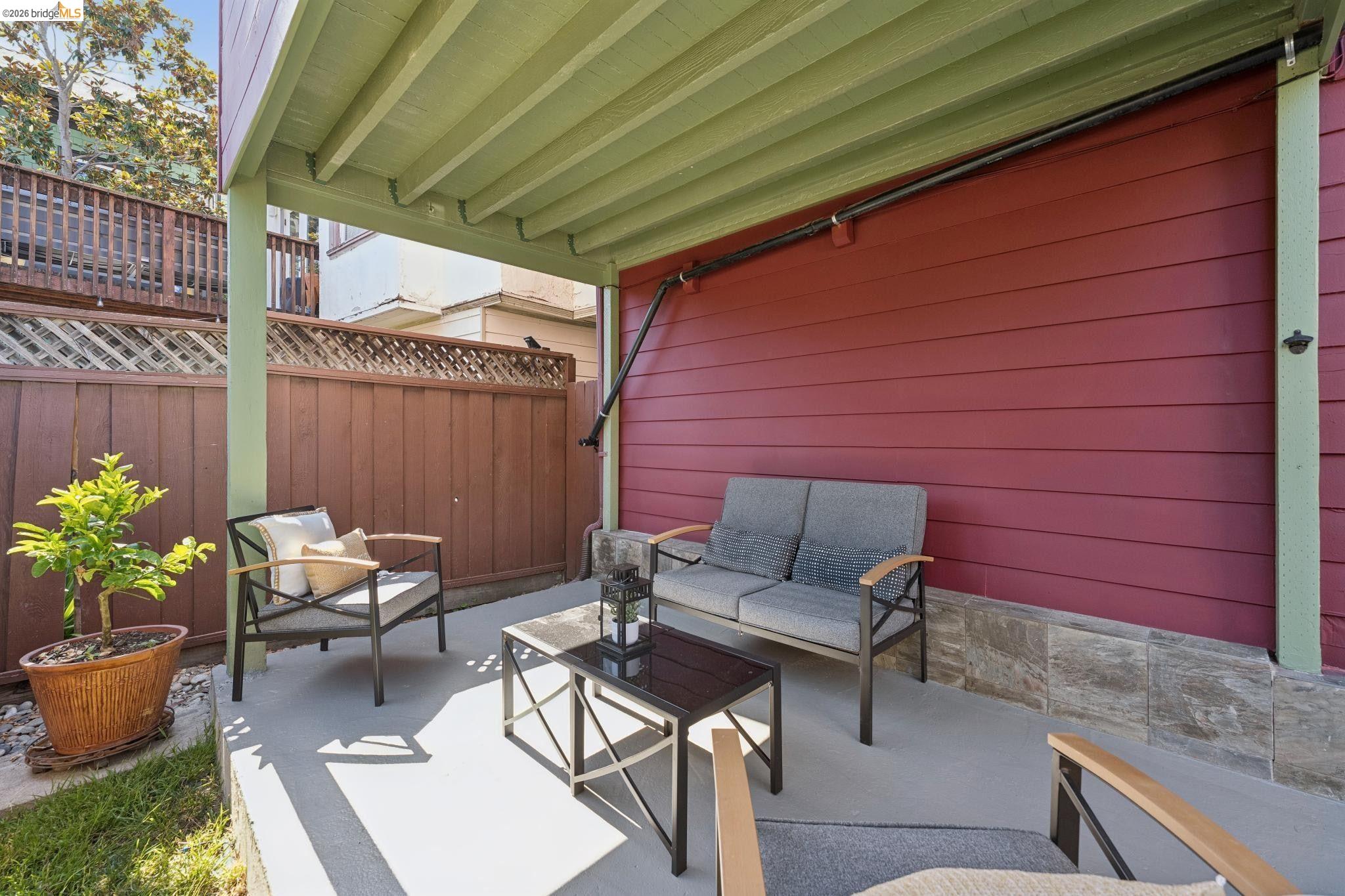 364 Lester Ave