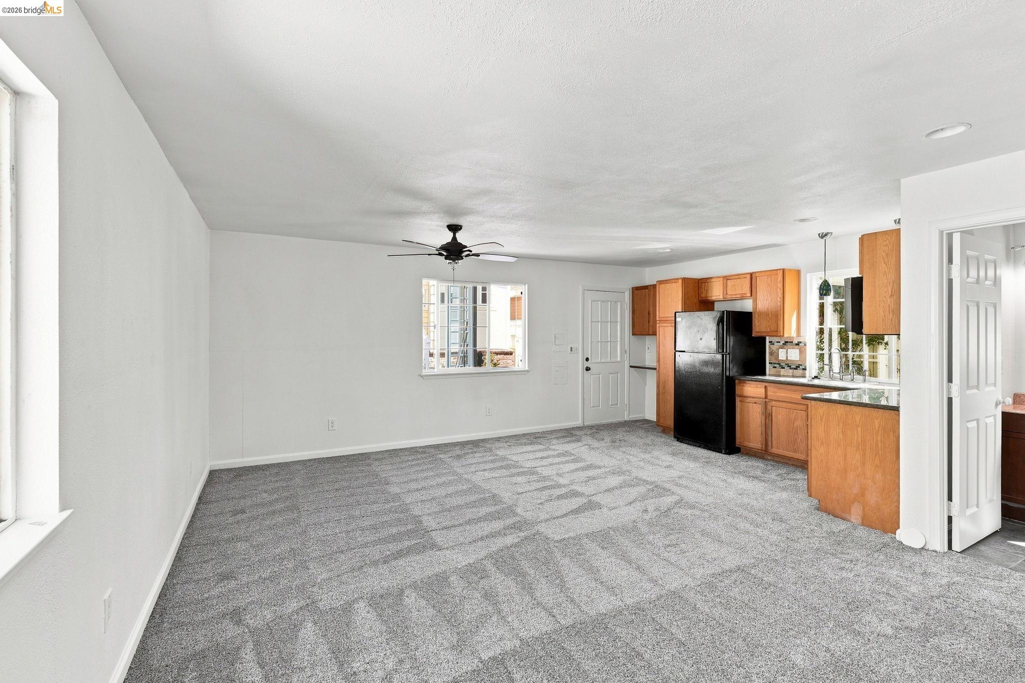 70 E 7Th St