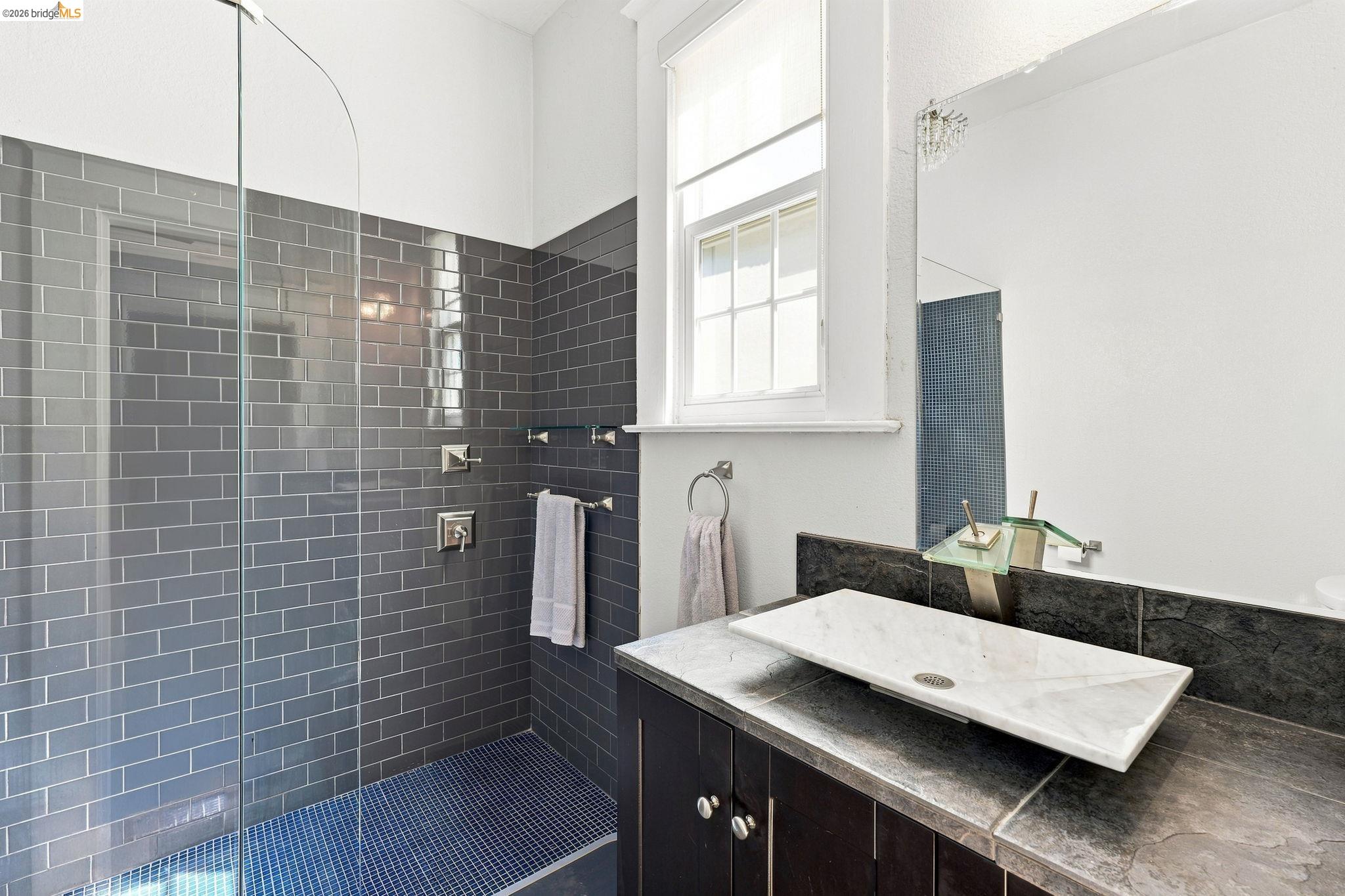 70 E 7Th St