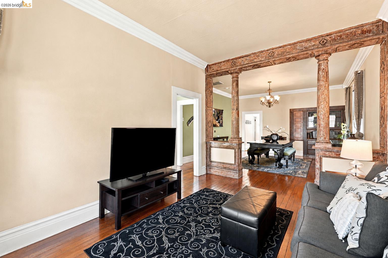 70 E 7Th St