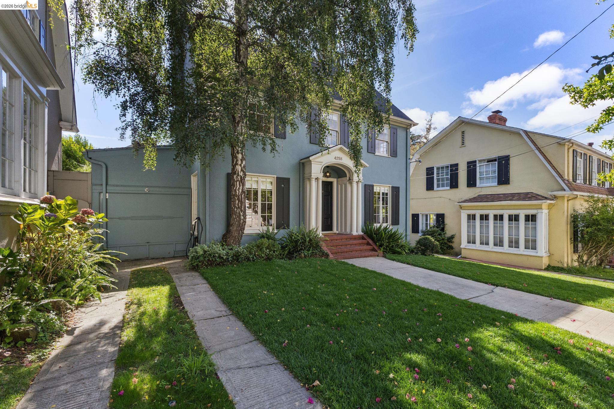 4258 Lakeshore Ave