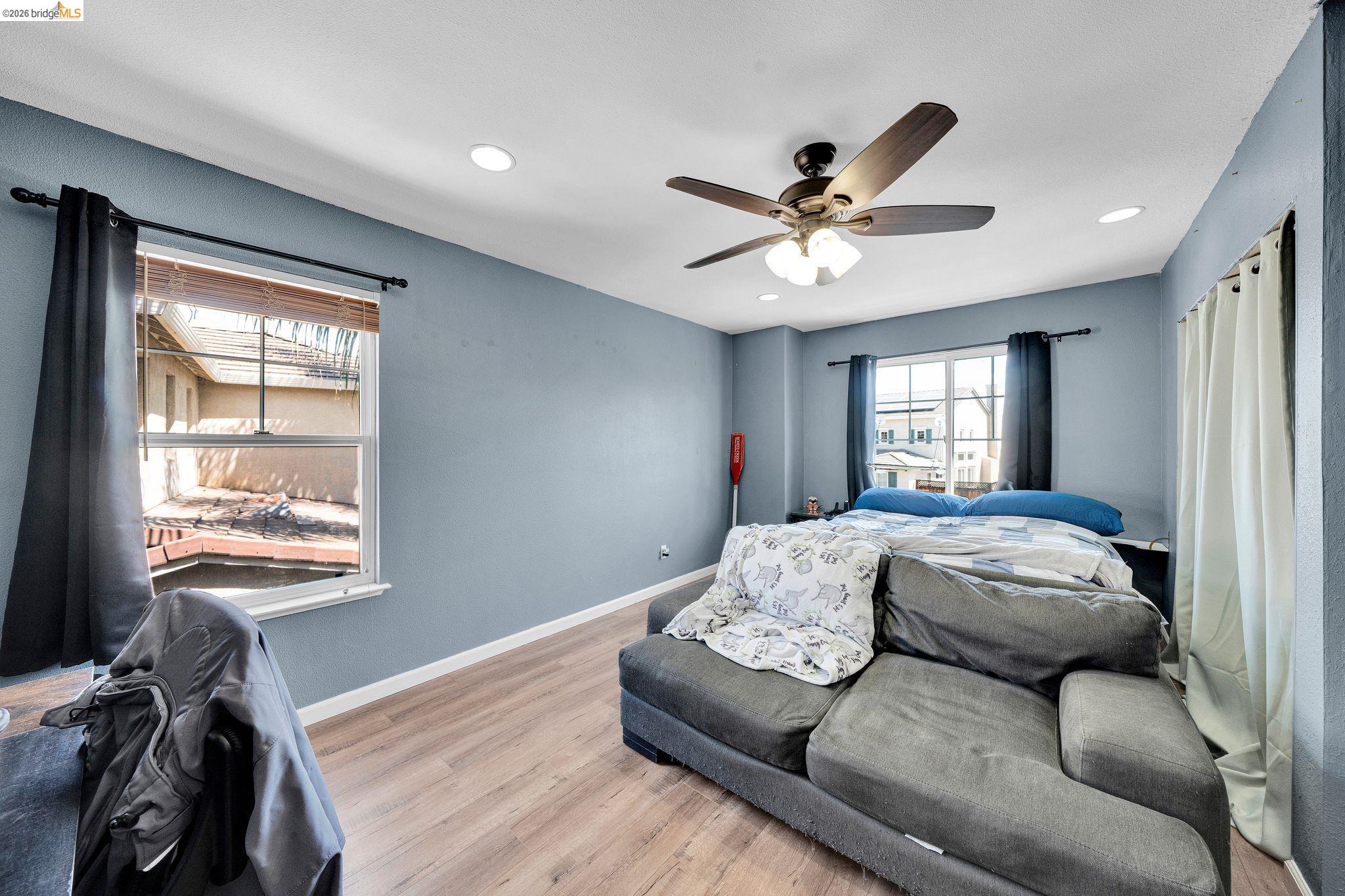 2340 Cambridge Dr