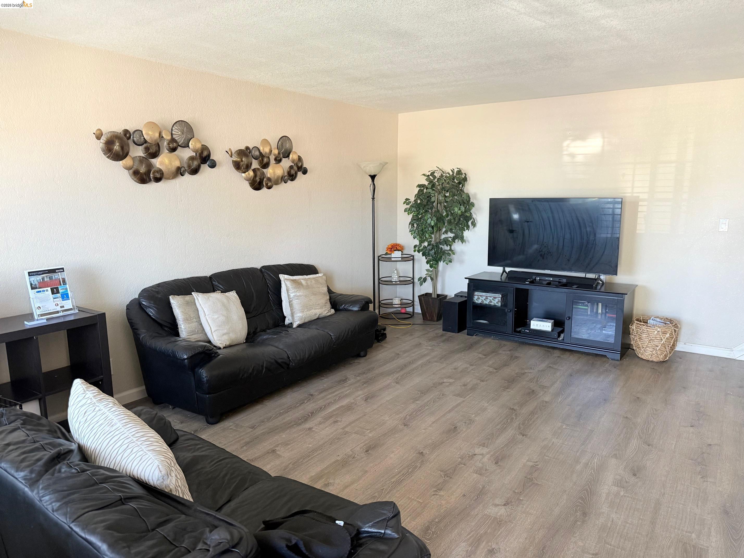 650 Fargo Ave # 1