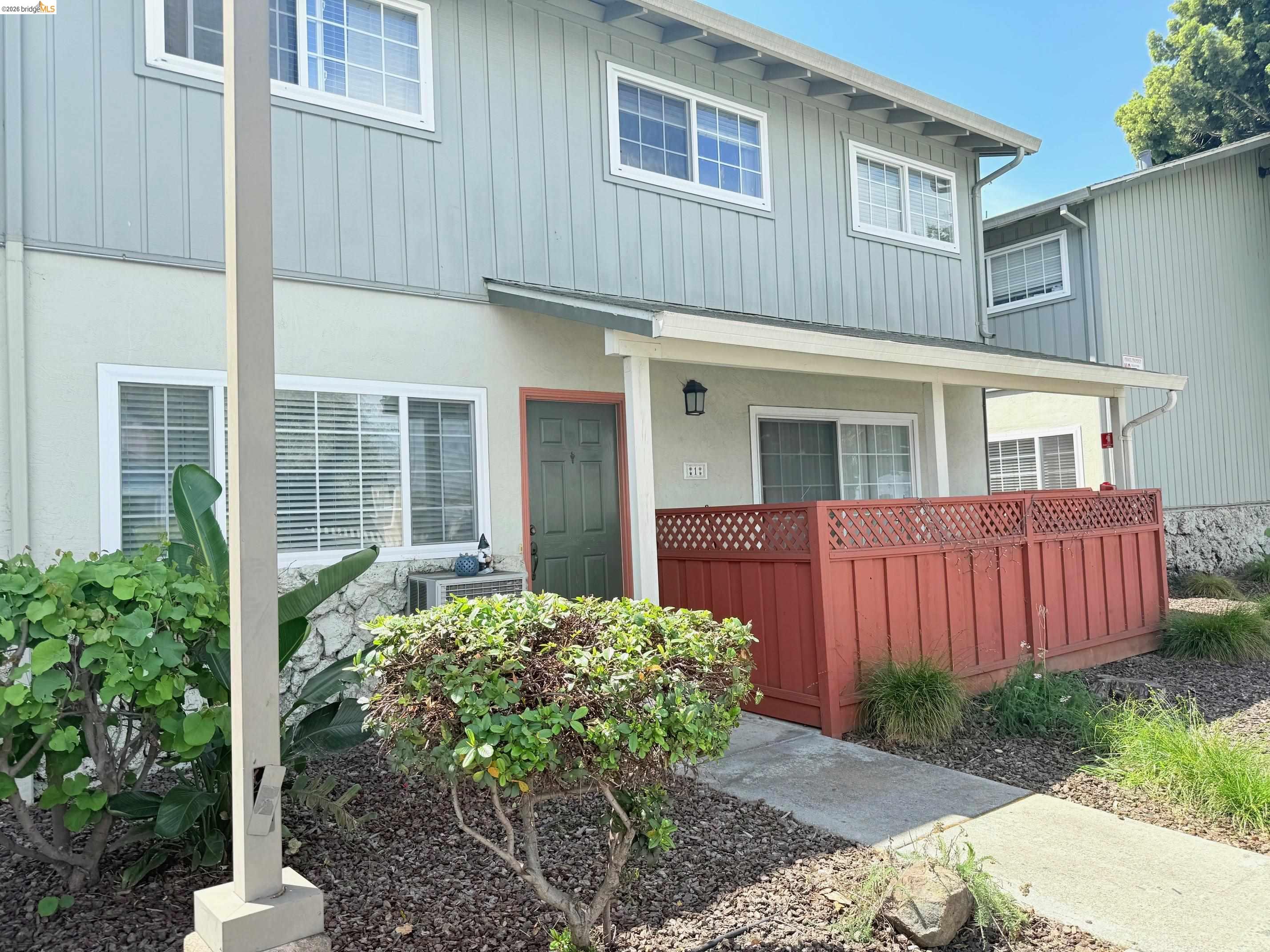 650 Fargo Ave # 1