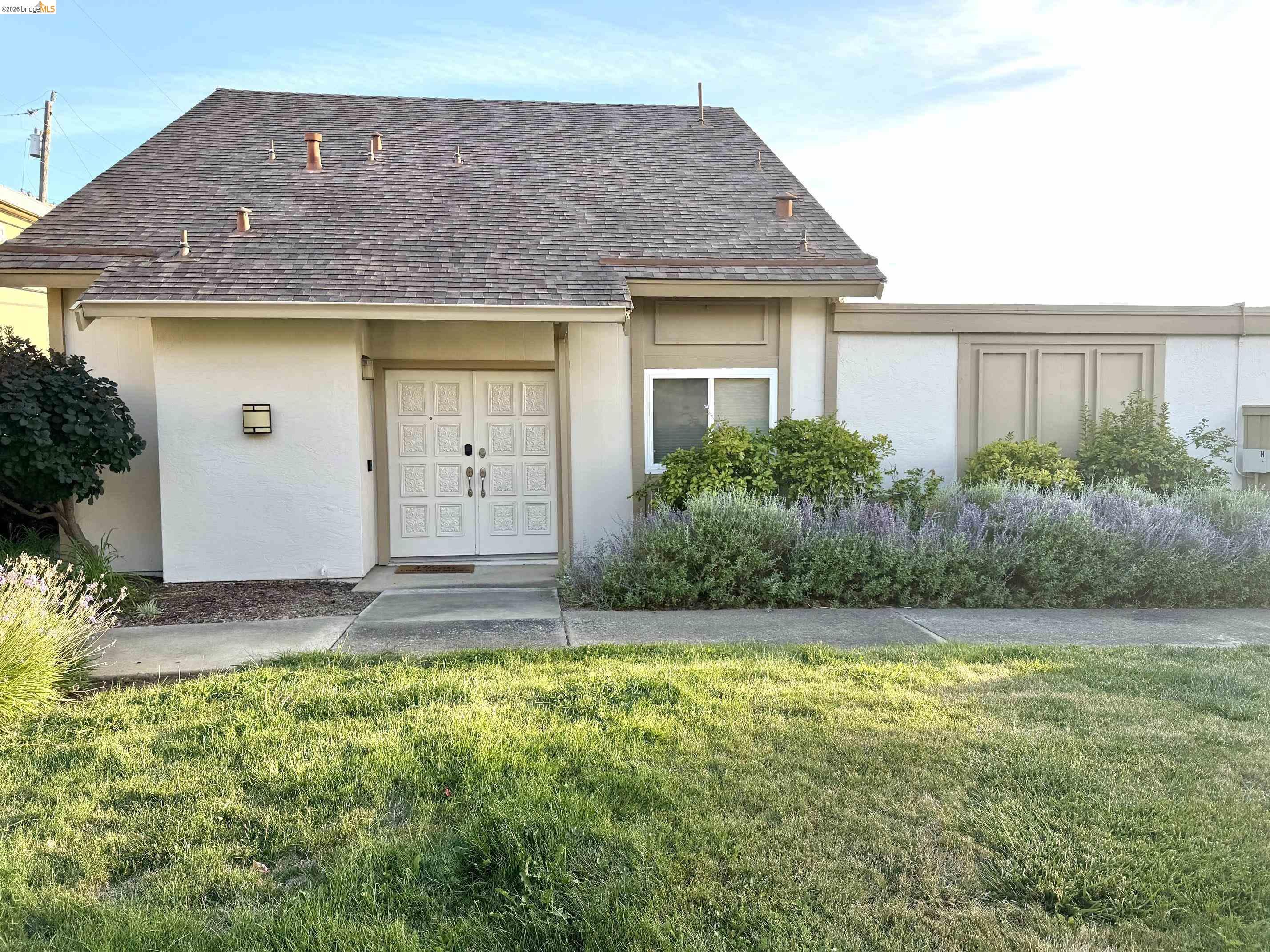 4874 Wolf Way
