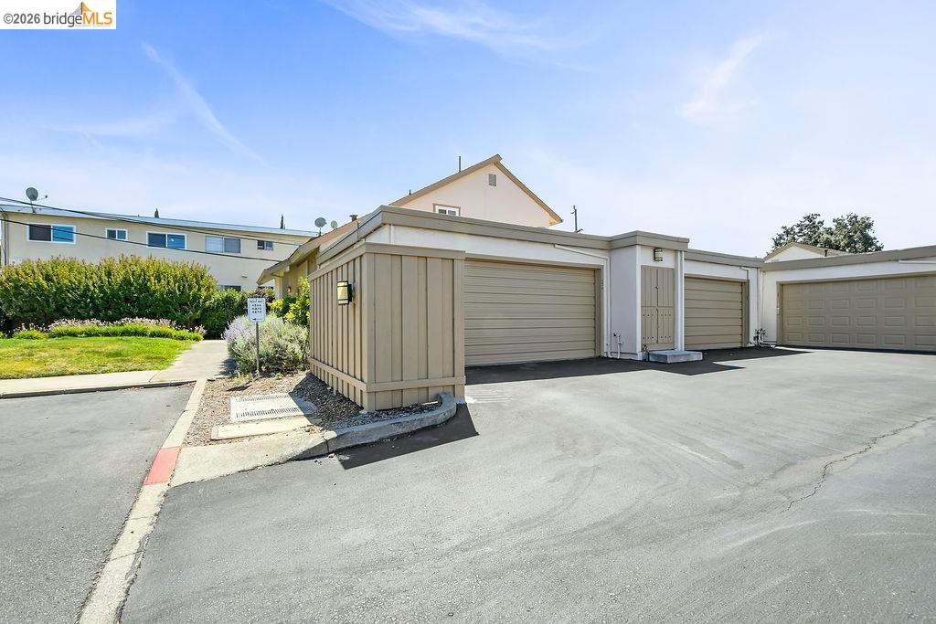 4874 Wolf Way