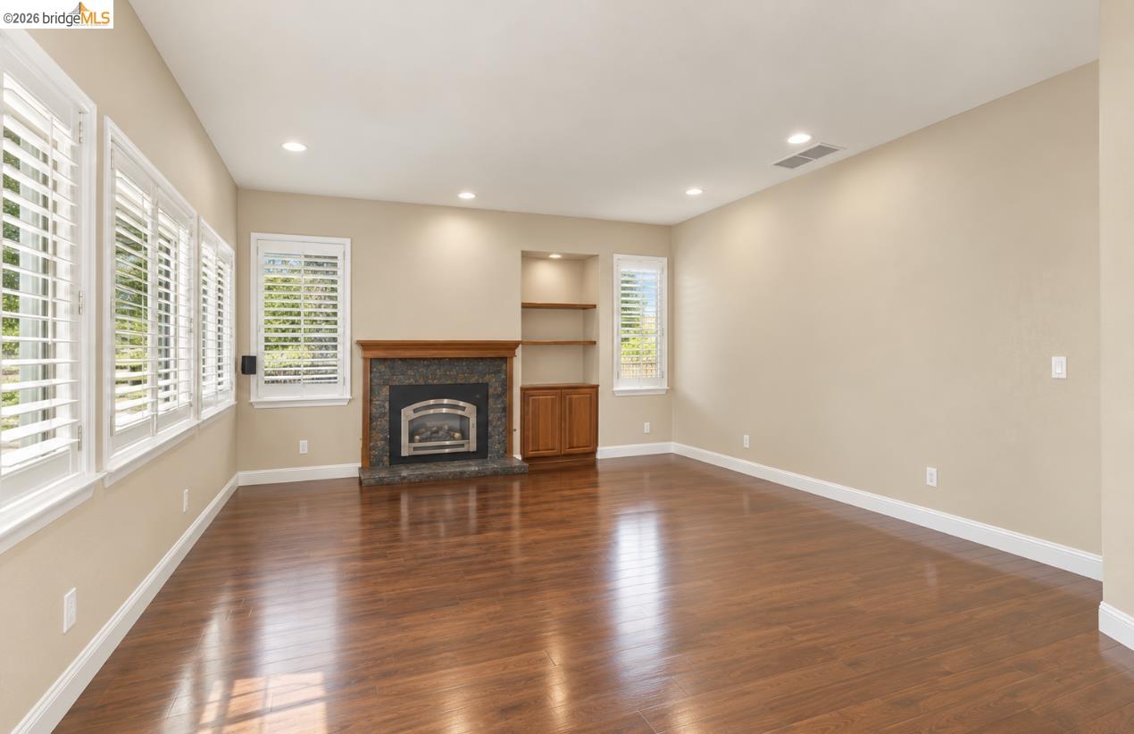 325 San Marino Ln