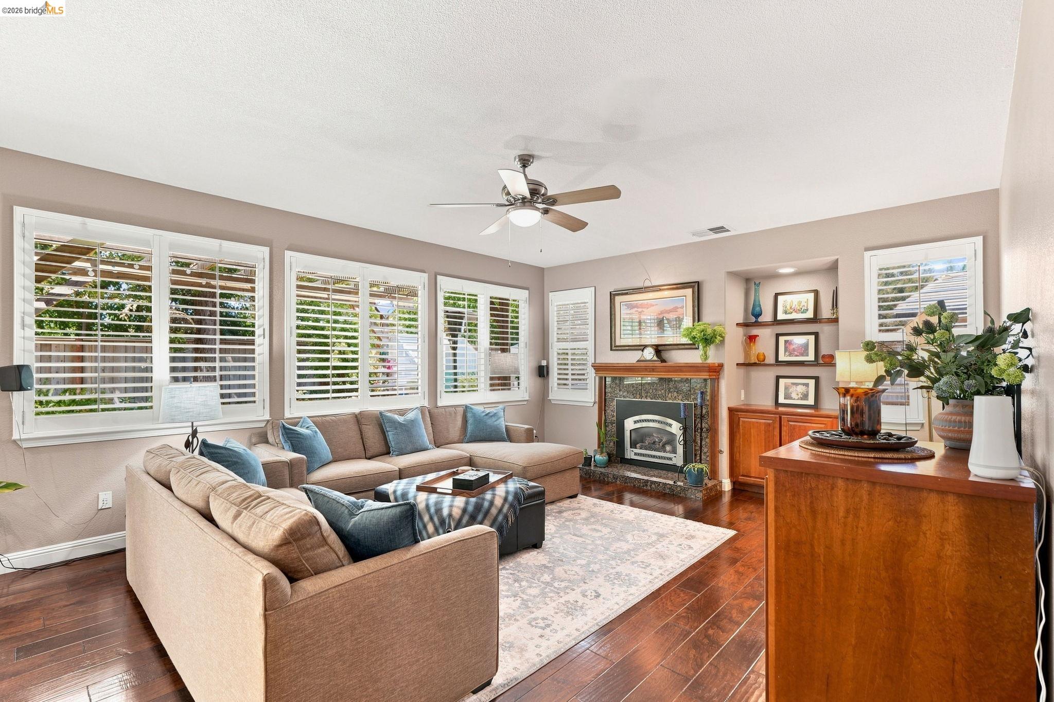 325 San Marino Ln
