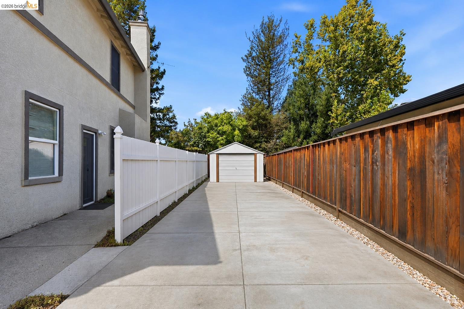 325 San Marino Ln