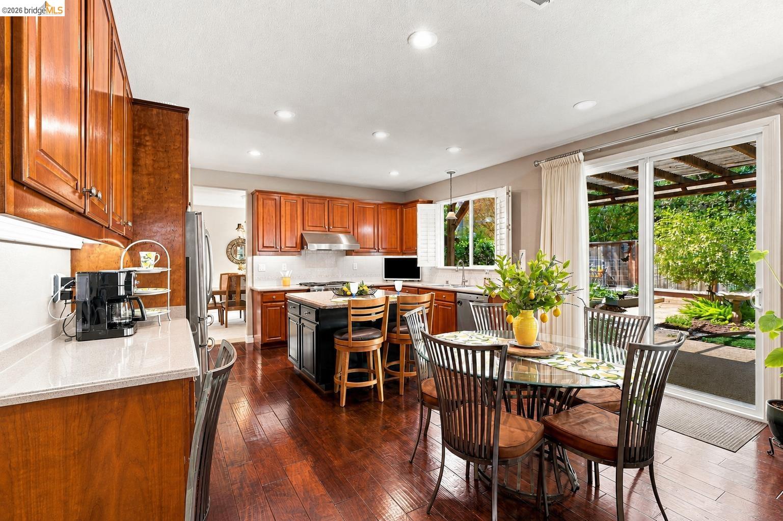 325 San Marino Ln