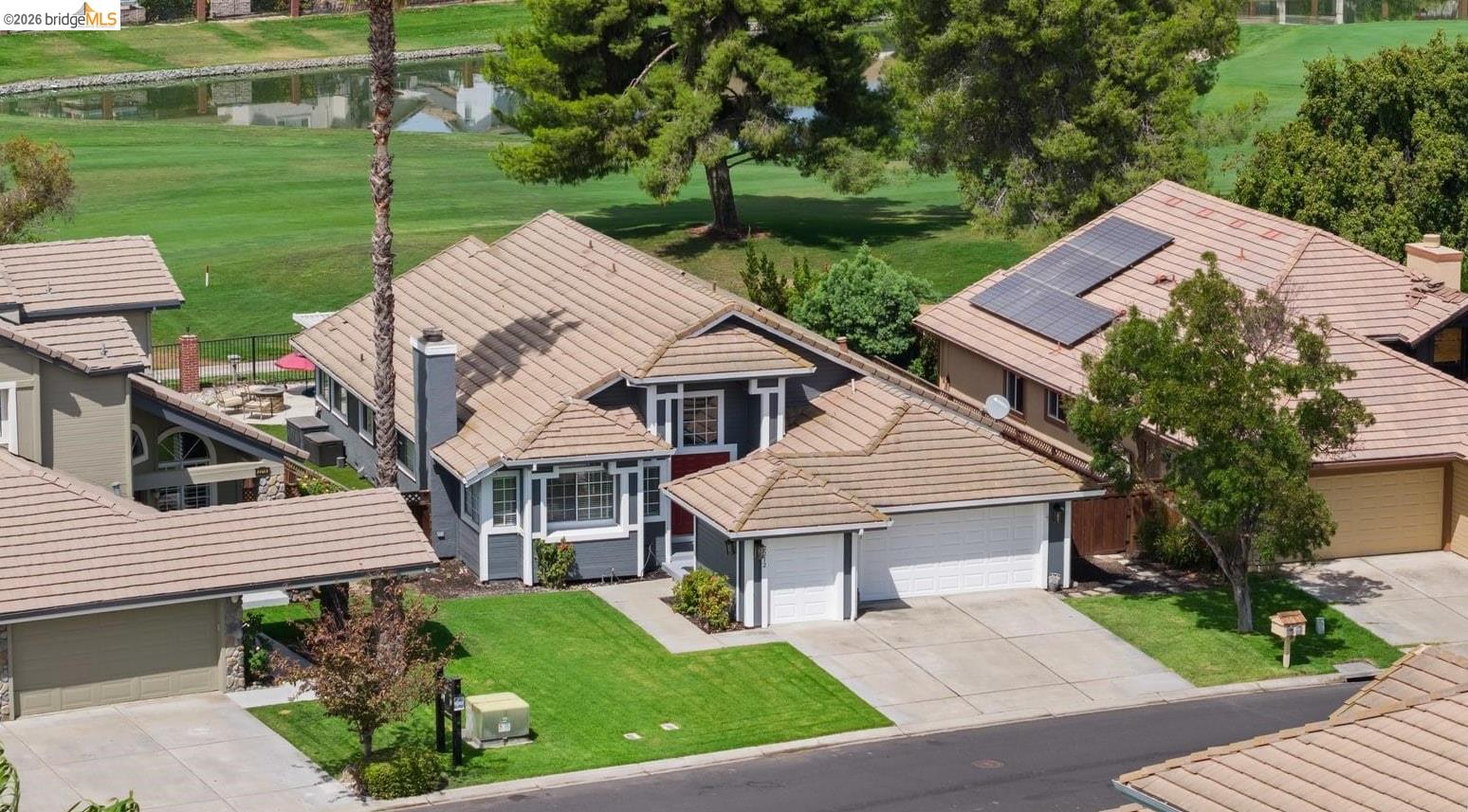 2212 Colonial Ct