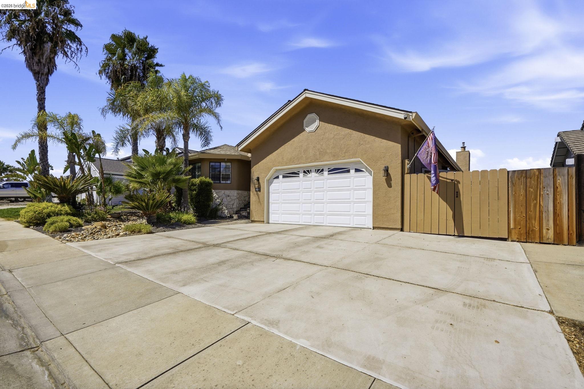 4841 Spinnaker Way