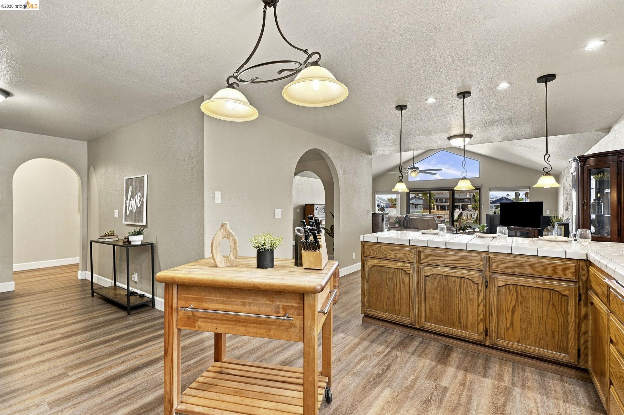 4841 Spinnaker Way