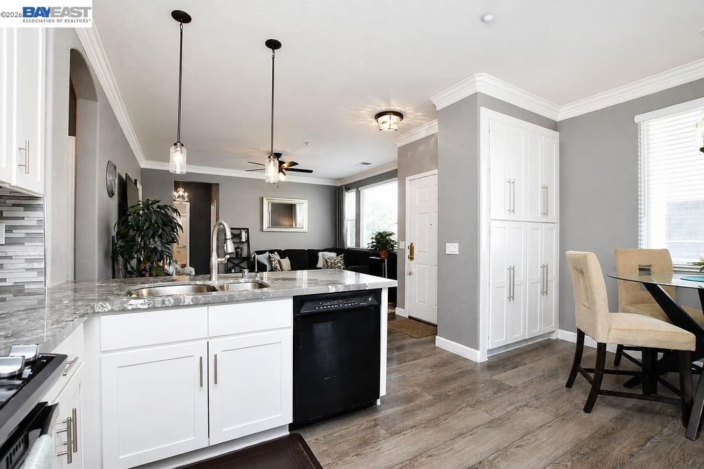 522 Encore Way