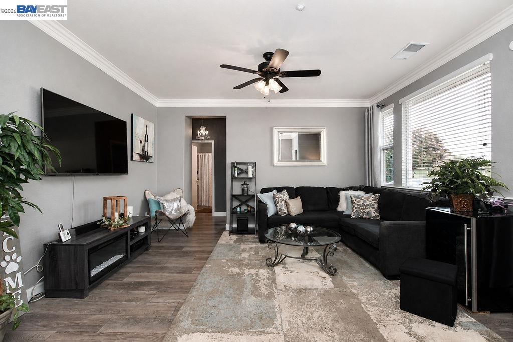 522 Encore Way