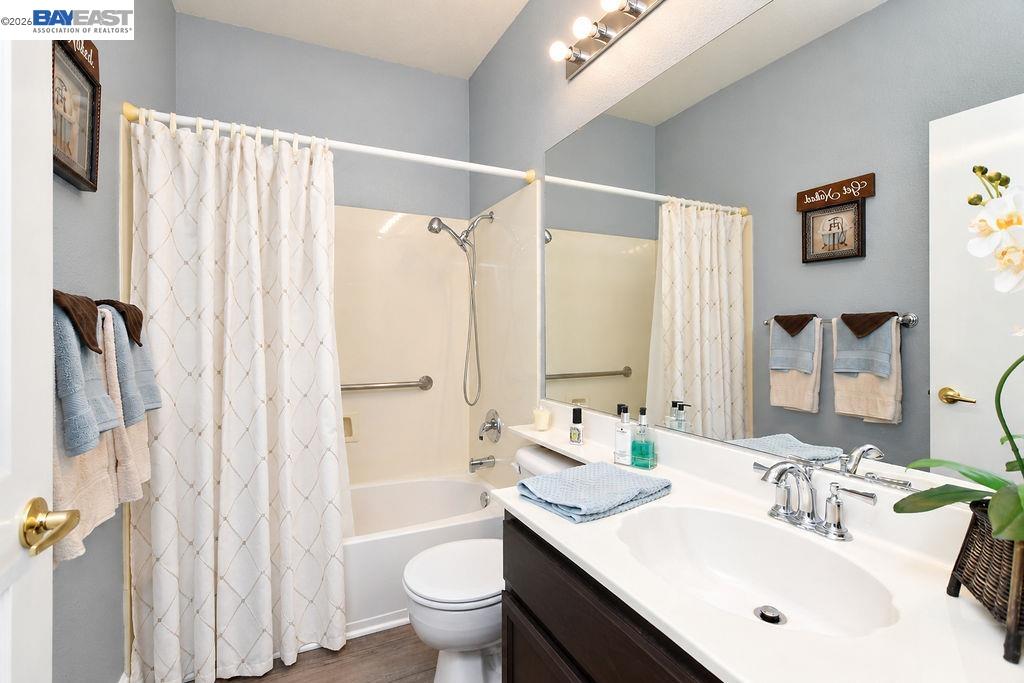 522 Encore Way