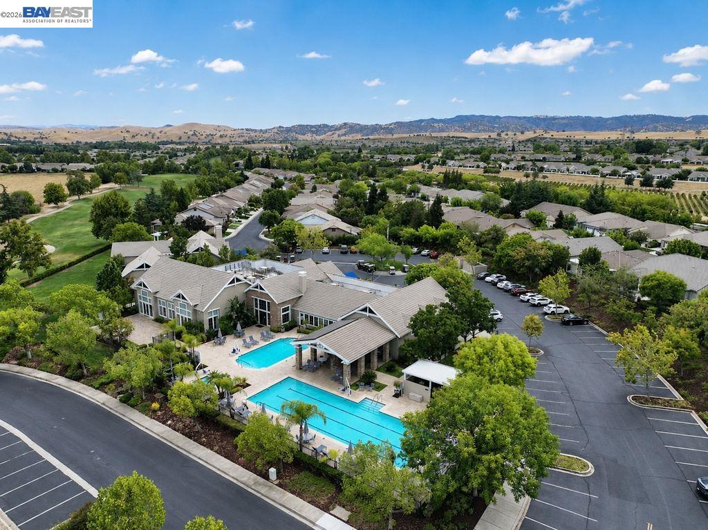 522 Encore Way