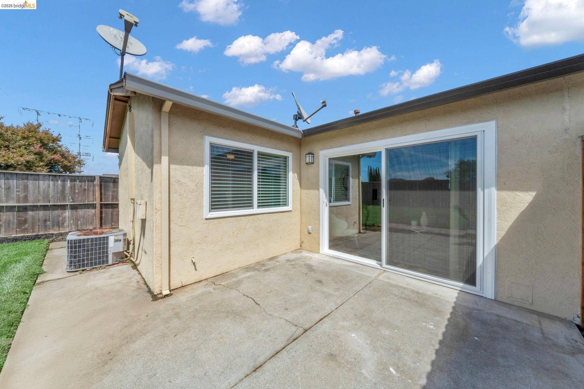 1300 Trembath Ln