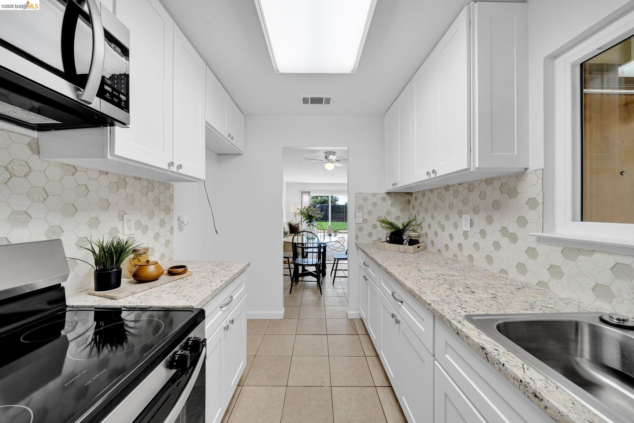 1300 Trembath Ln